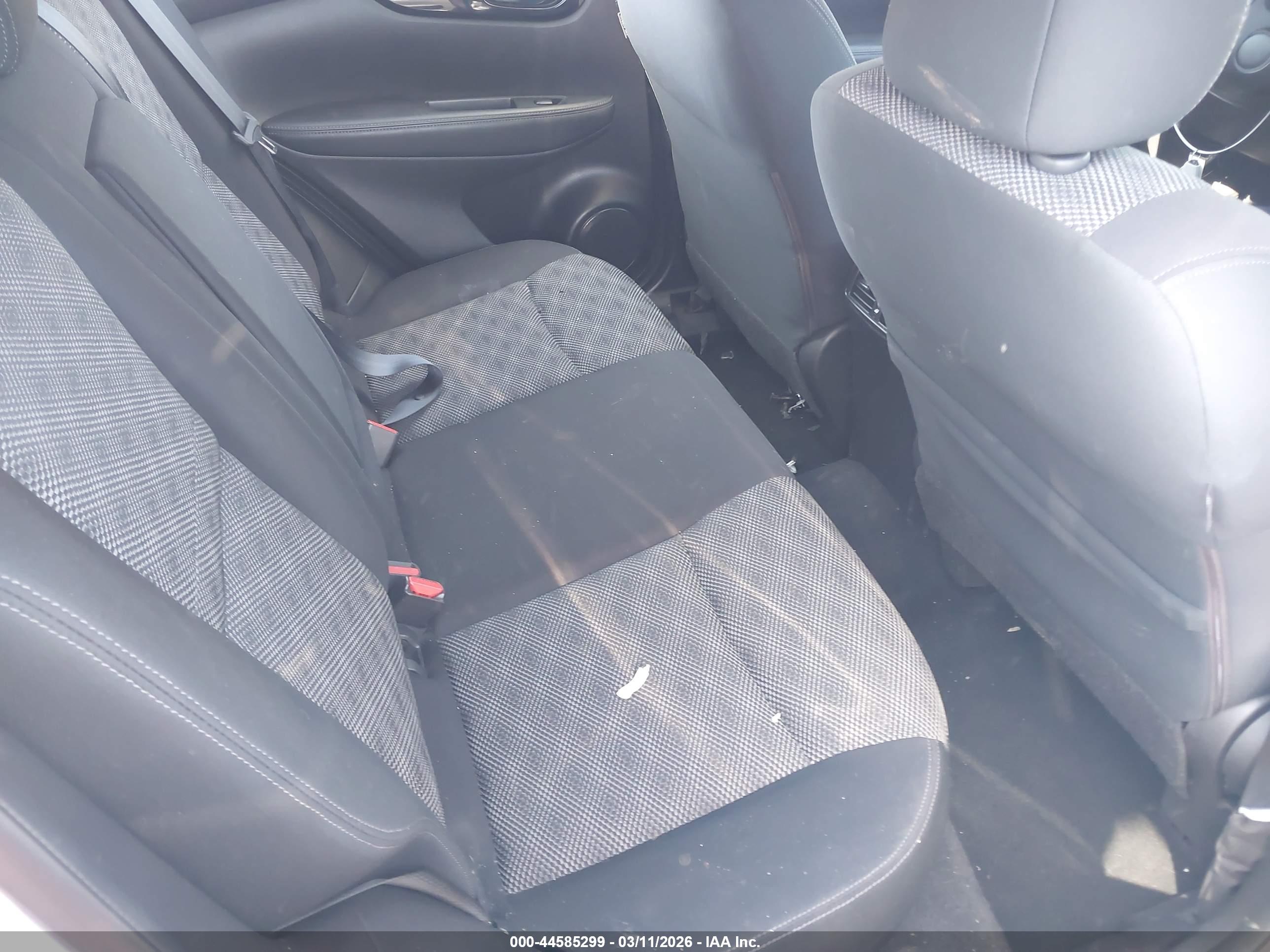NISSAN ROGUE image 8