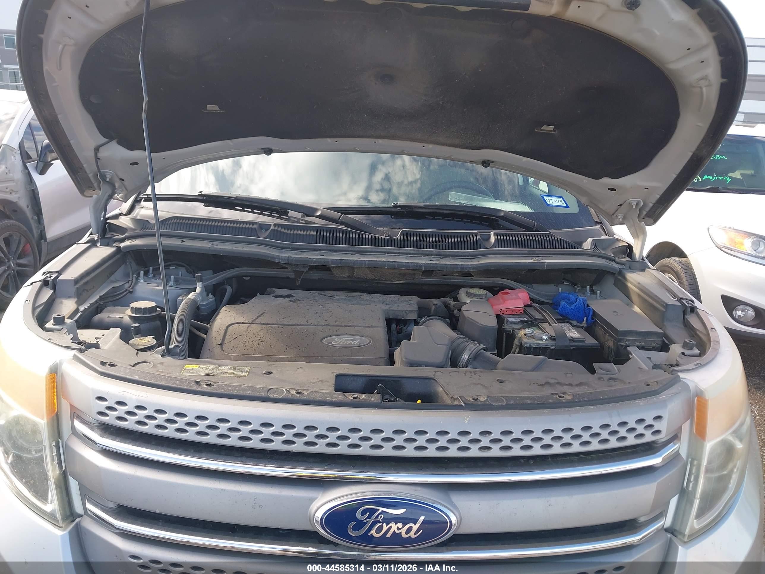 FORD EXPLORER image 10