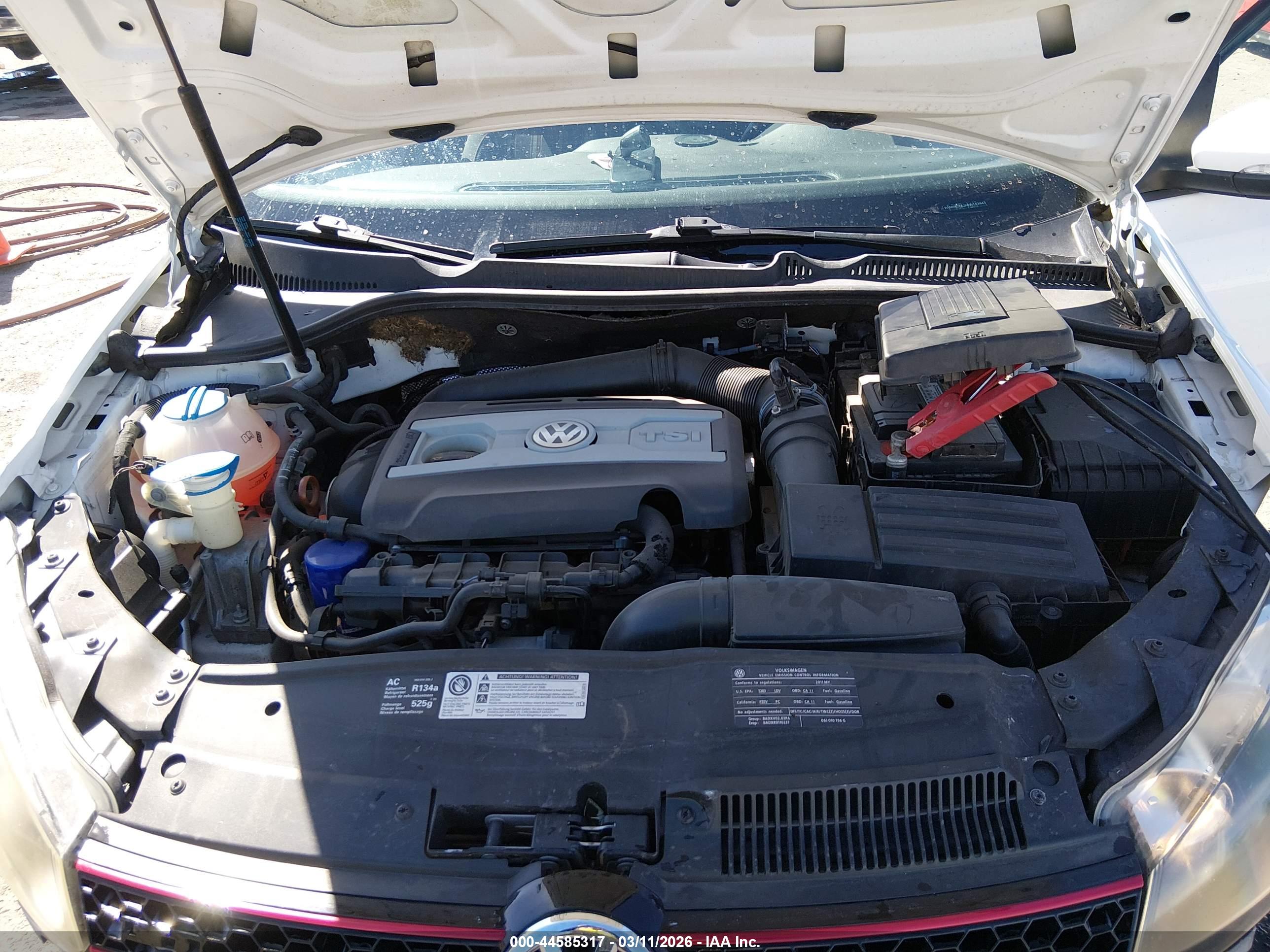 VOLKSWAGEN GTI image 10