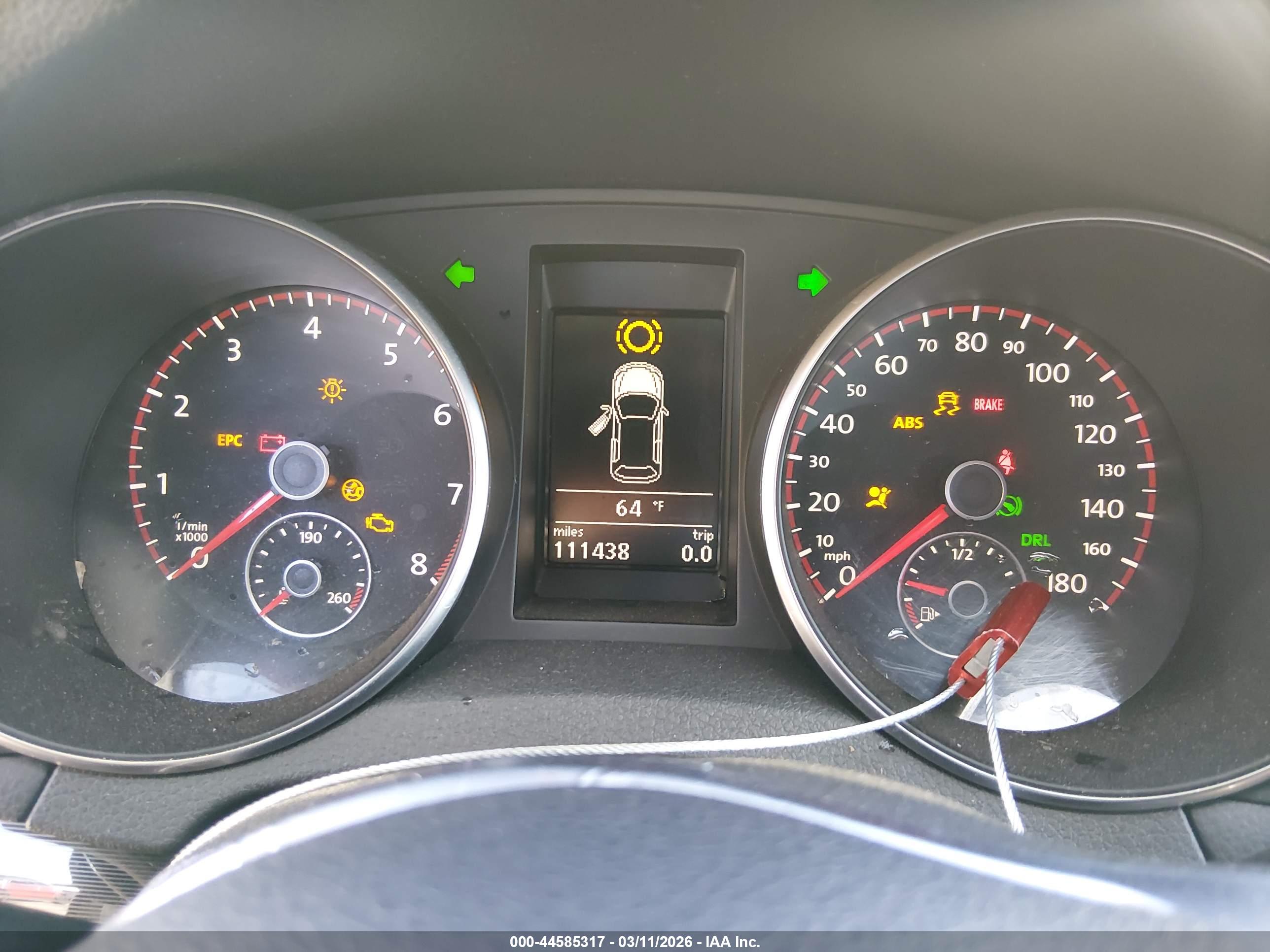 VOLKSWAGEN GTI image 7
