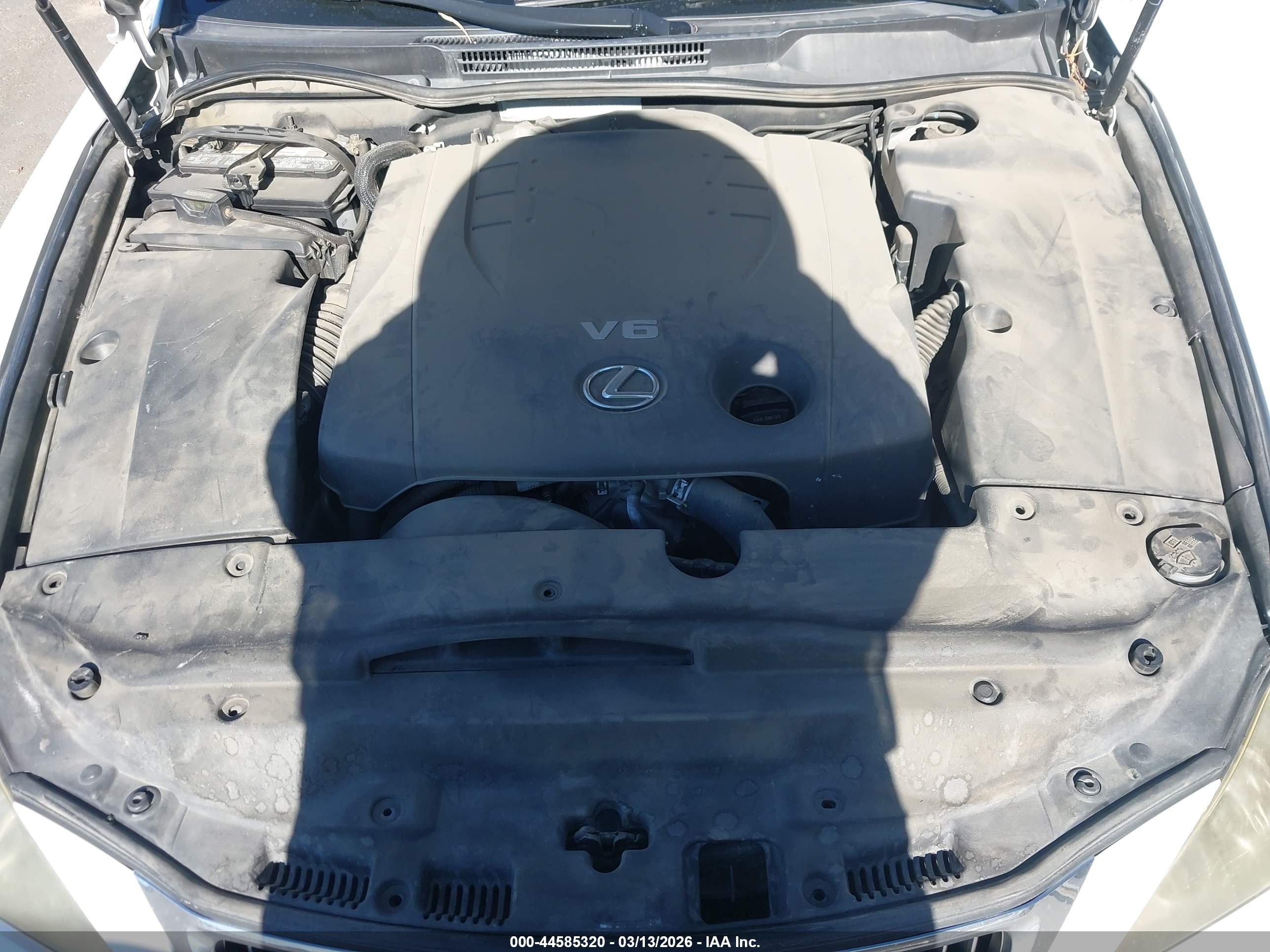 LEXUS IS image 10