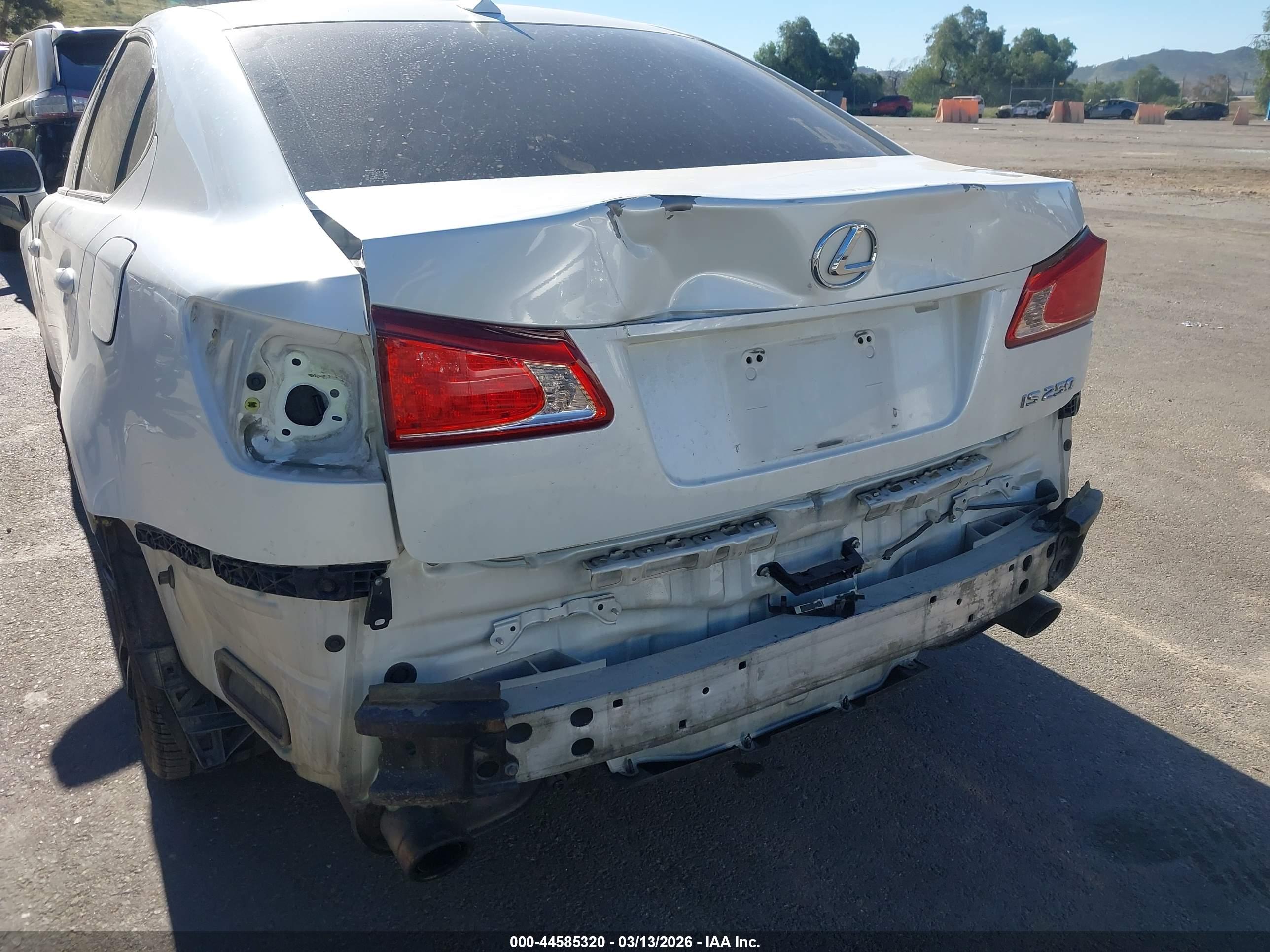 LEXUS IS image 6