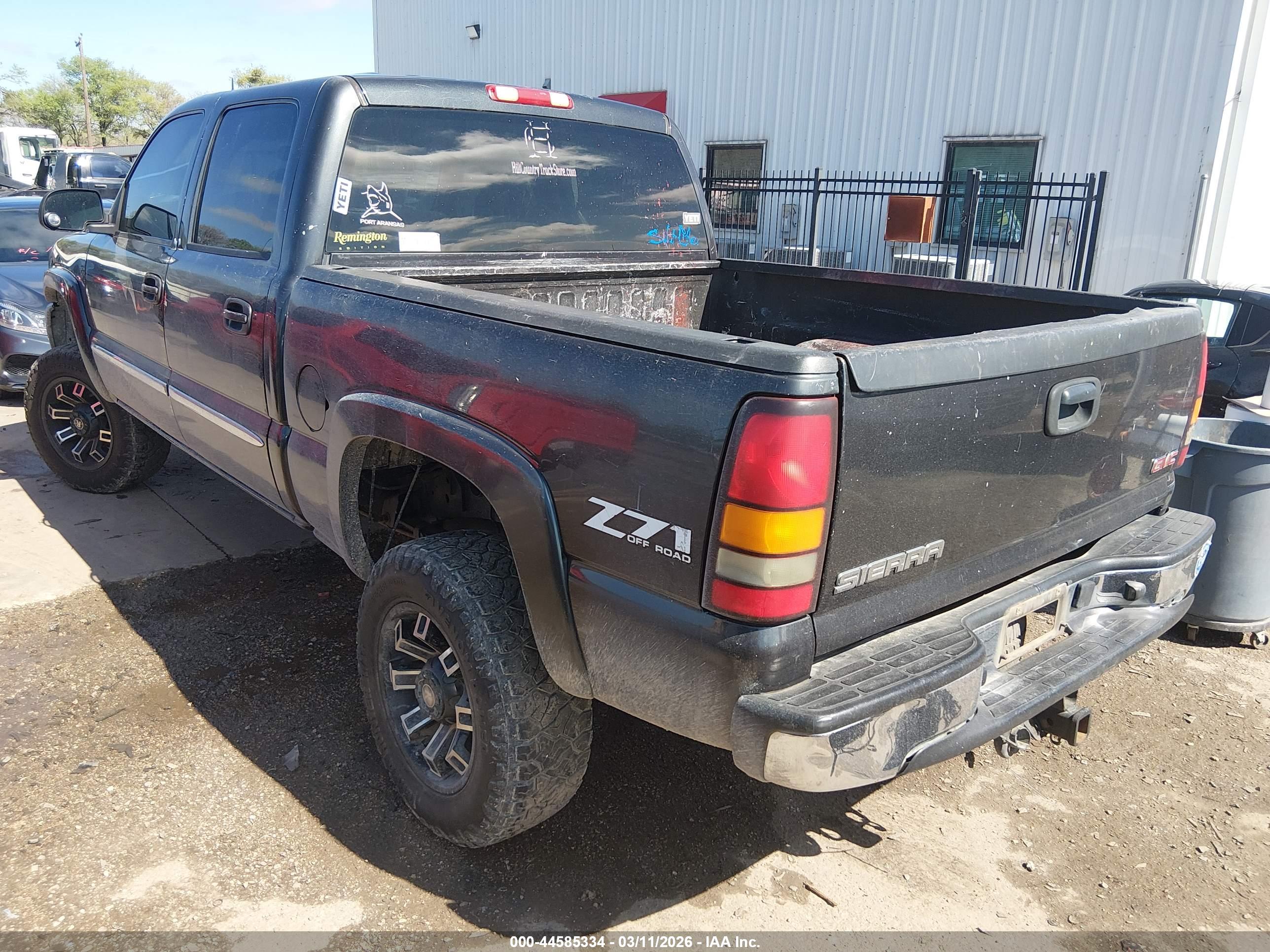 GMC SIERRA image 3