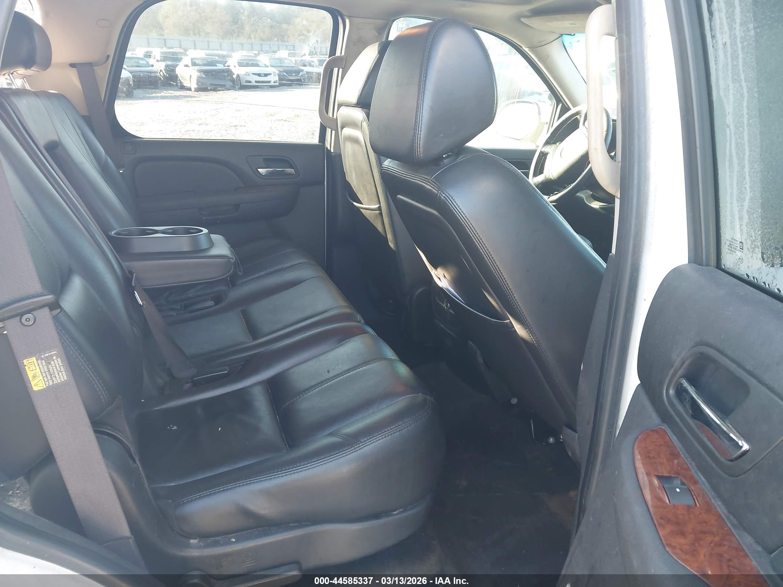 CHEVROLET TAHOE image 8