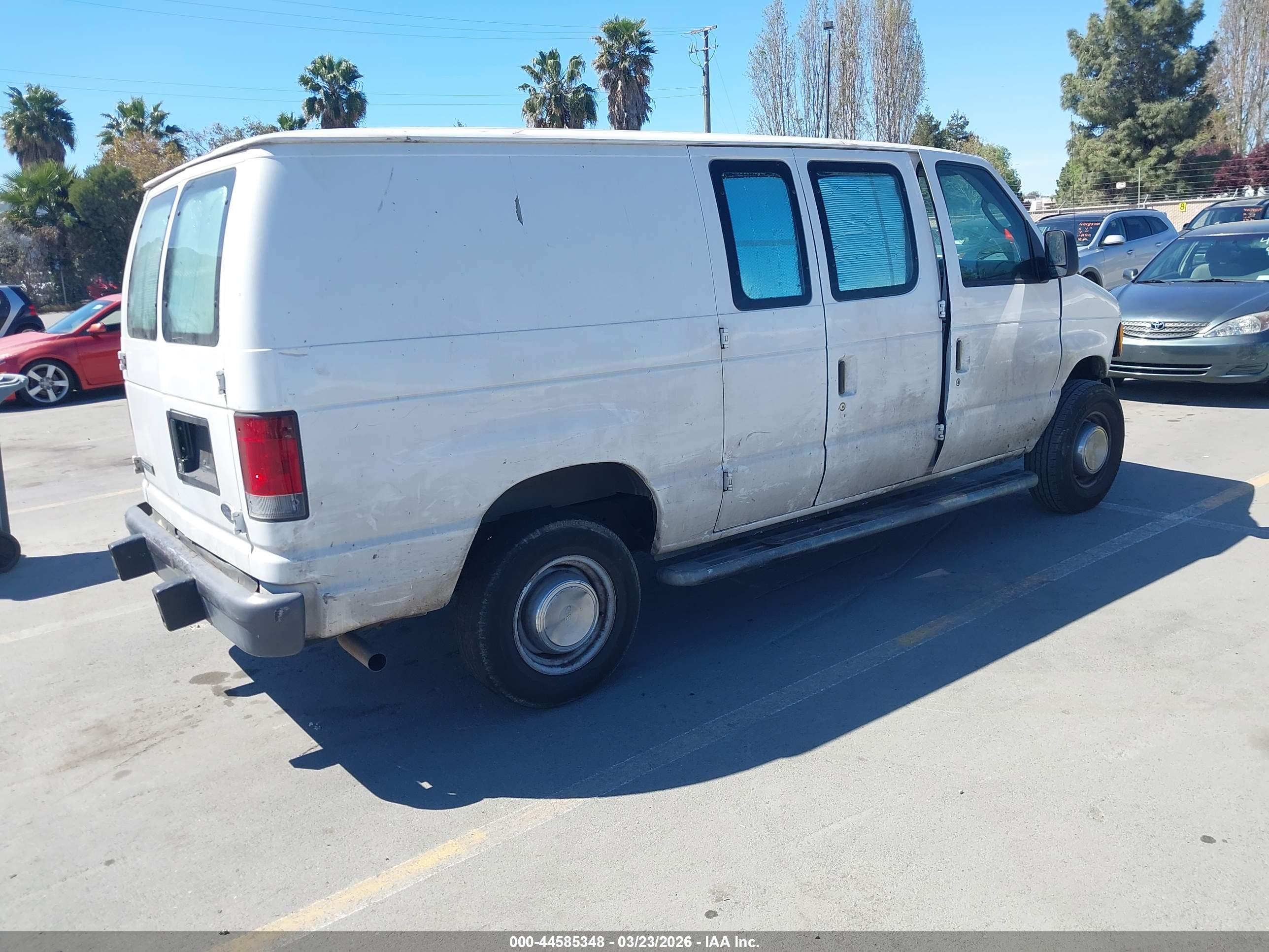 FORD E-250 image 4