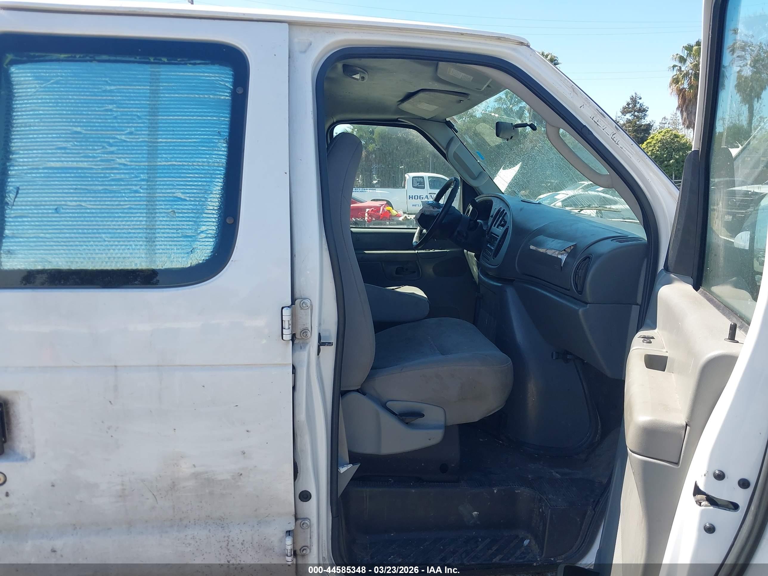FORD E-250 image 5