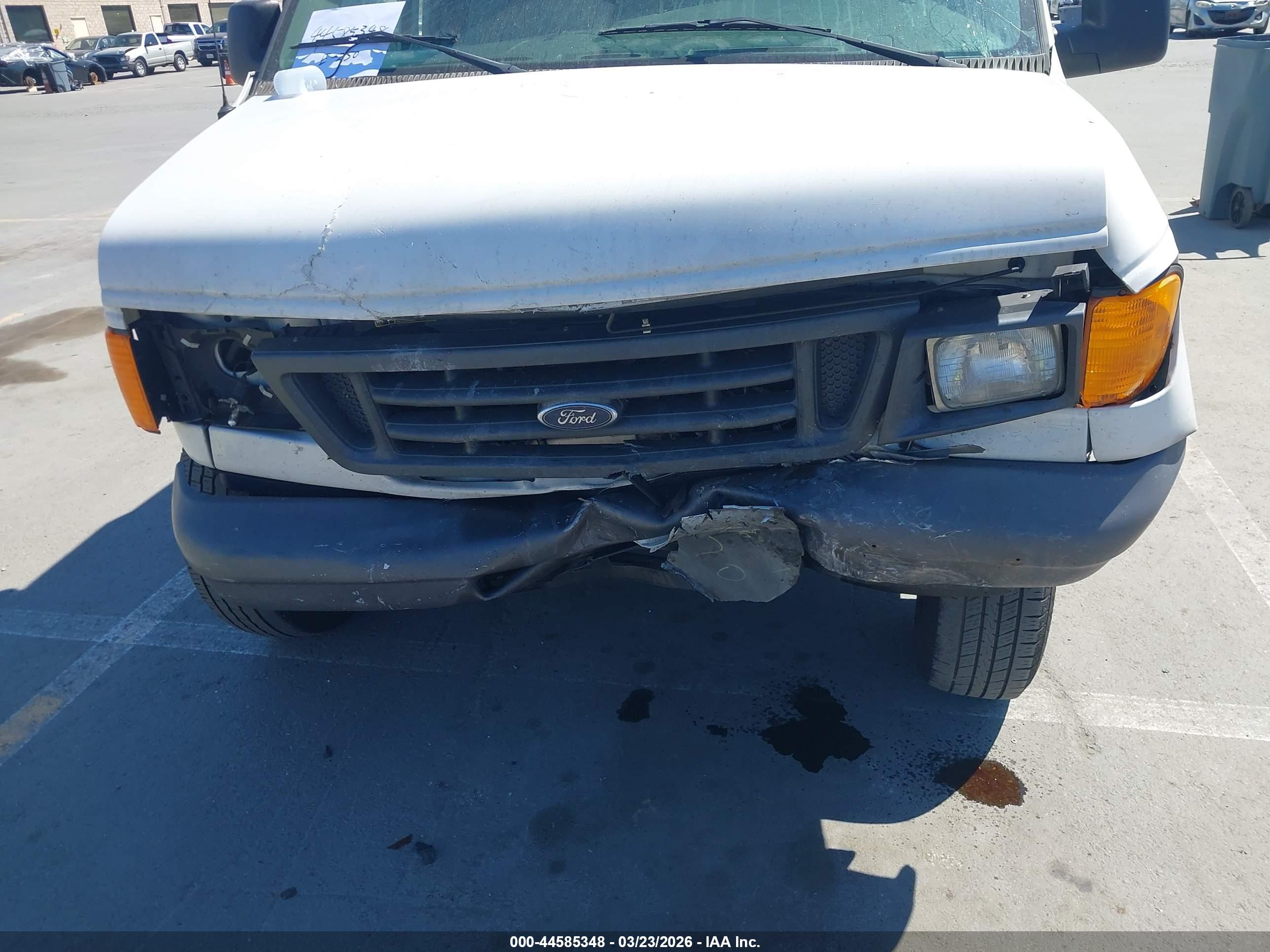 FORD E-250 image 6