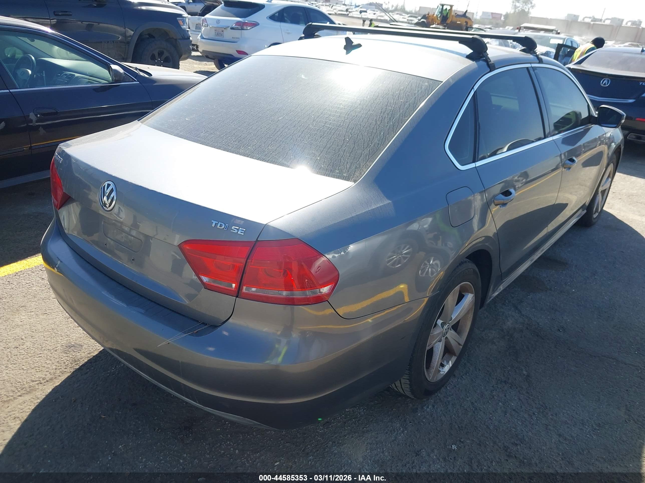 VOLKSWAGEN PASSAT image 4