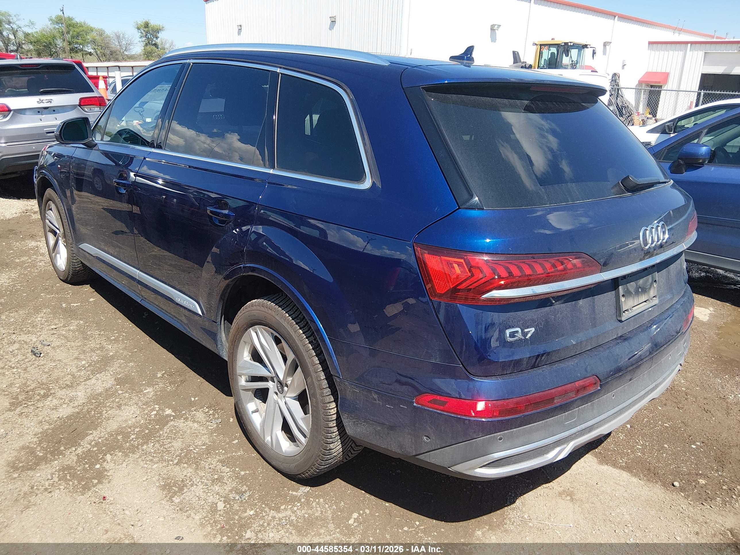 AUDI Q7 image 3