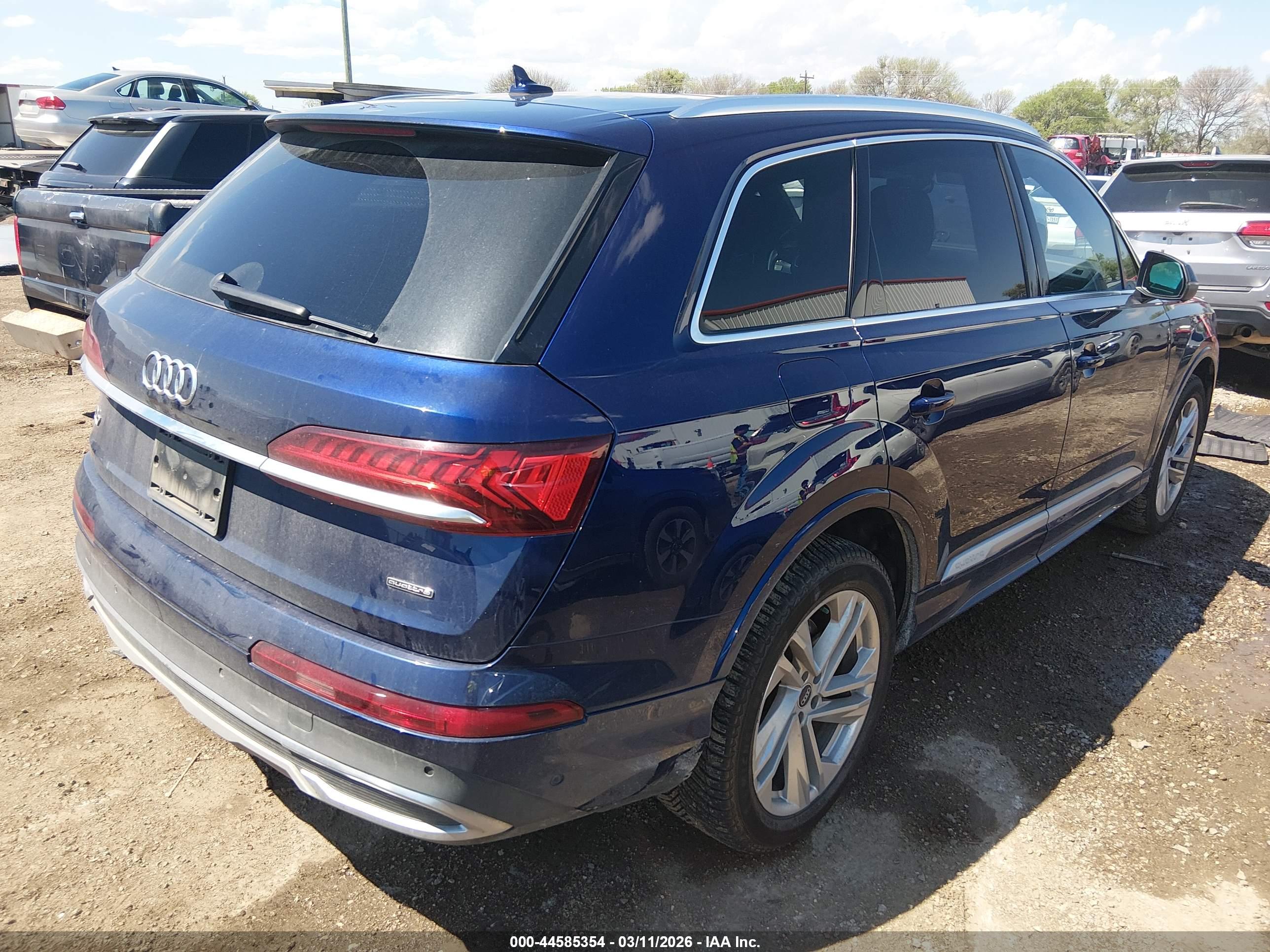 AUDI Q7 image 4