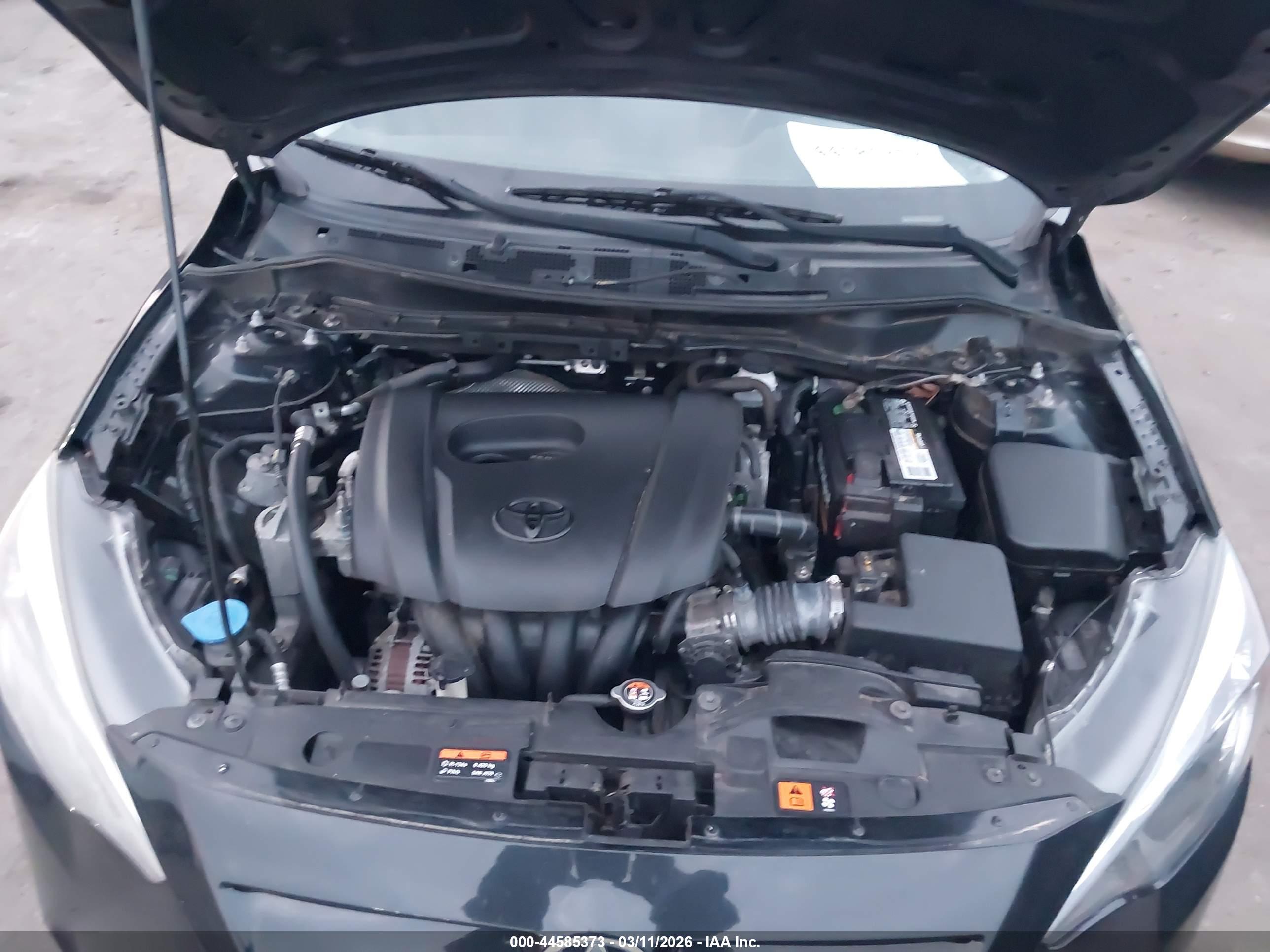 TOYOTA YARIS image 10