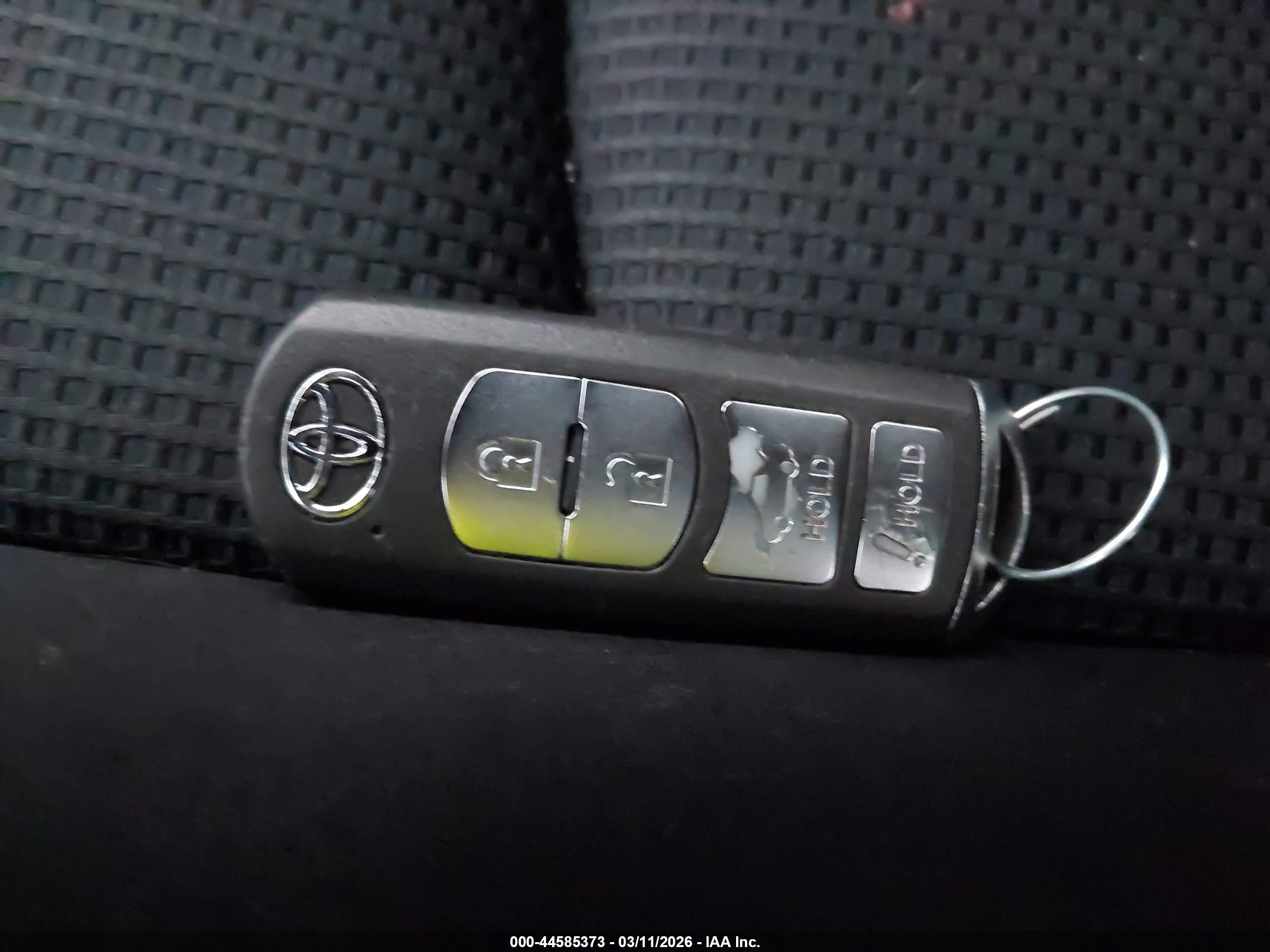 TOYOTA YARIS image 11