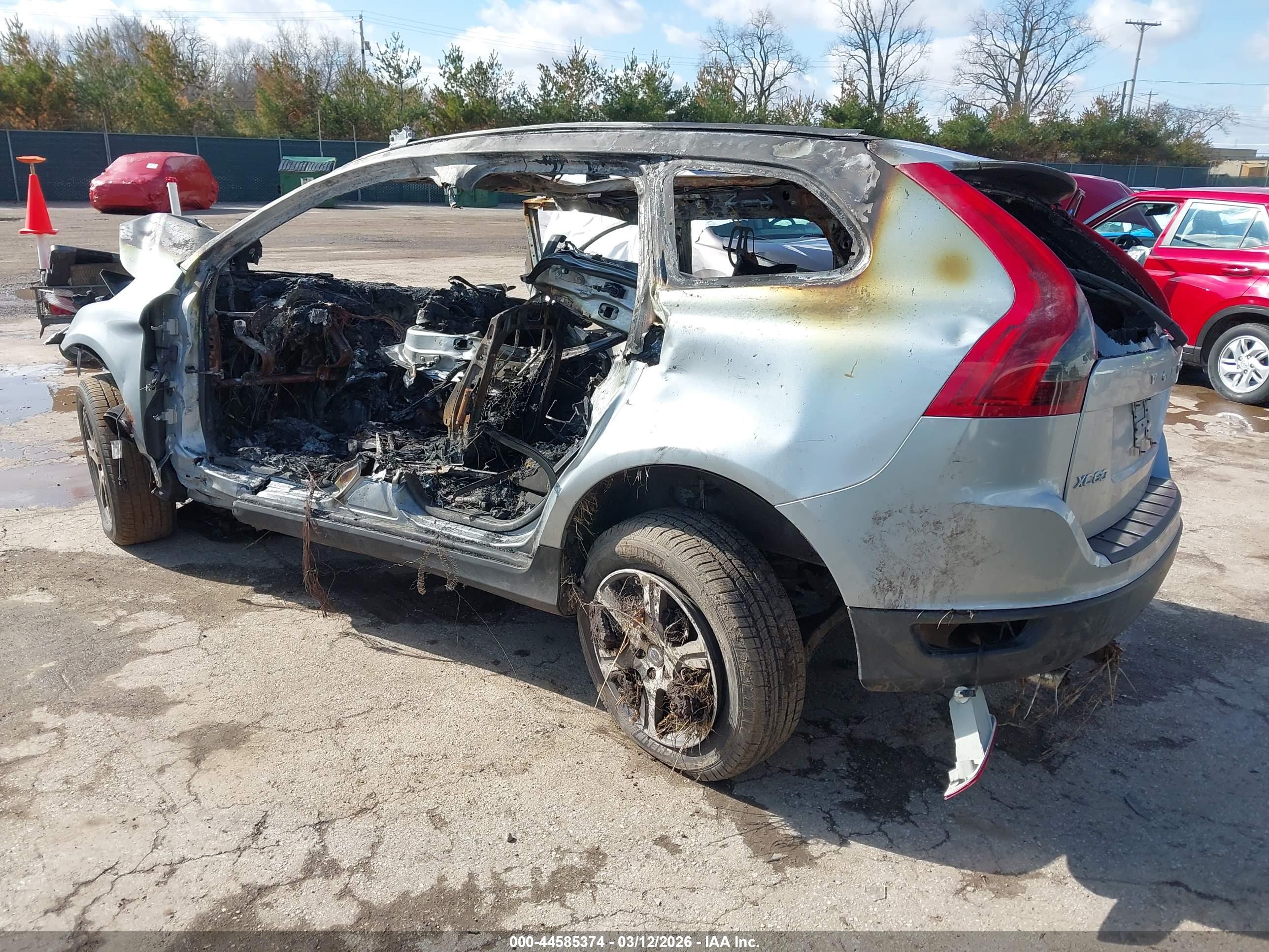 VOLVO XC60 image 3