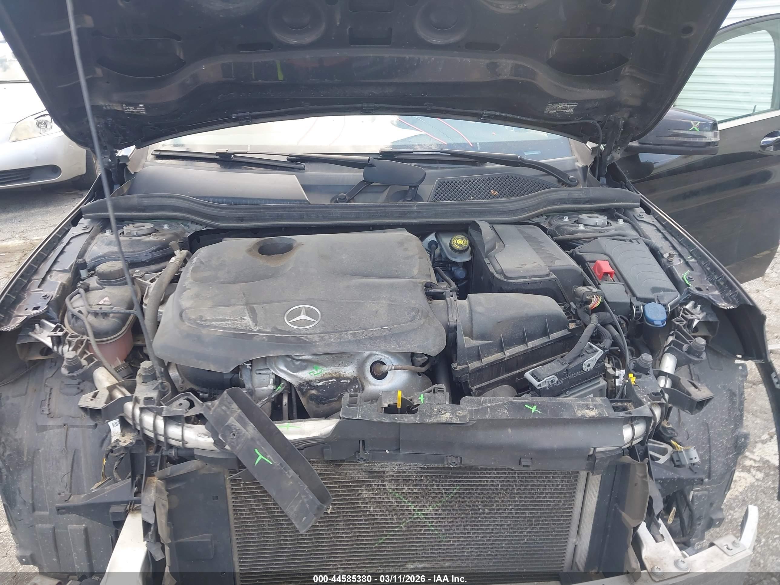 MERCEDES-BENZ GLA image 10