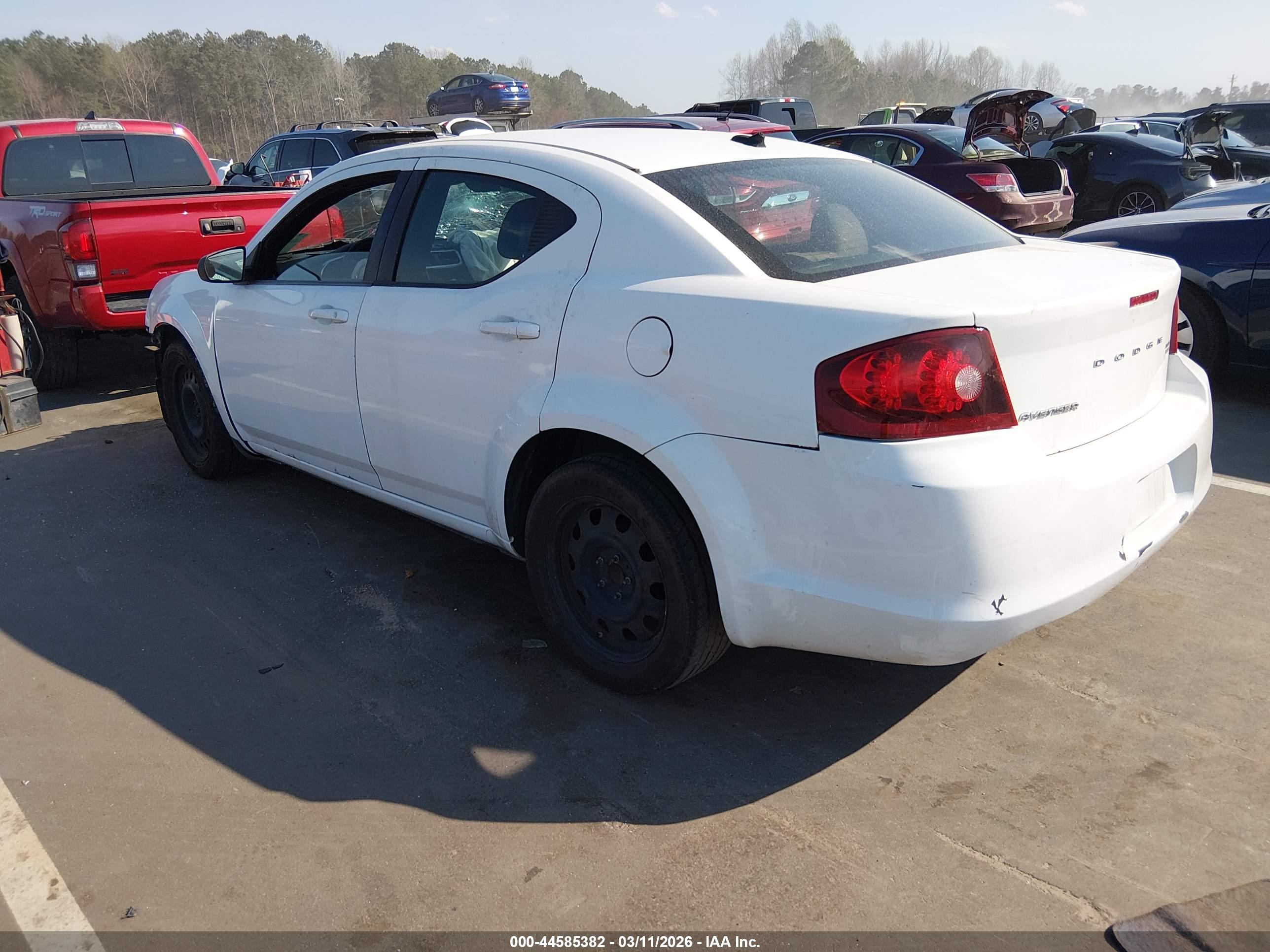 DODGE AVENGER image 3