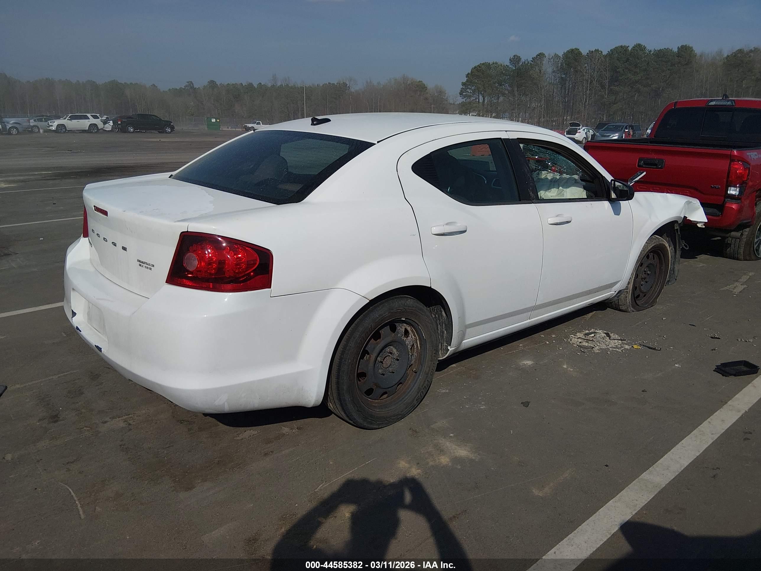 DODGE AVENGER image 4