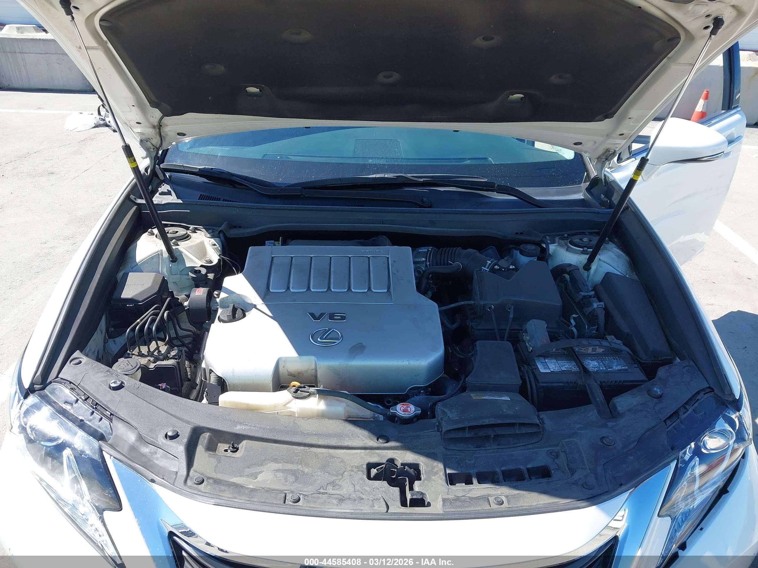 LEXUS ES image 10