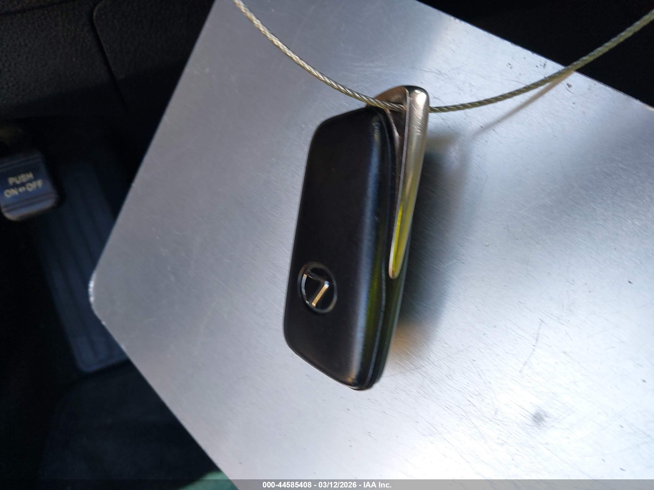 LEXUS ES image 11