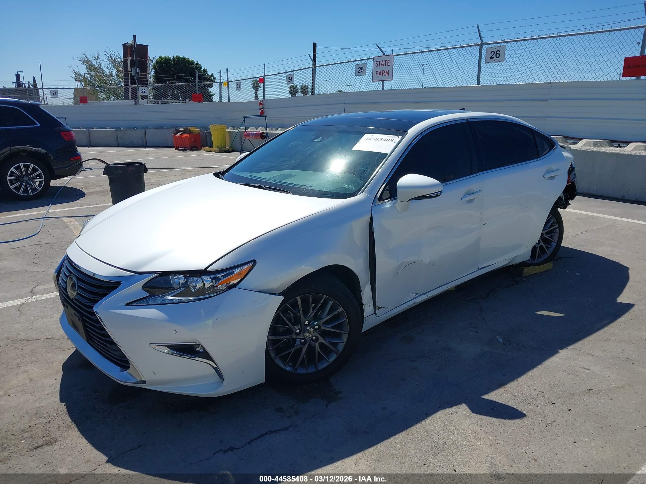 LEXUS ES image 2