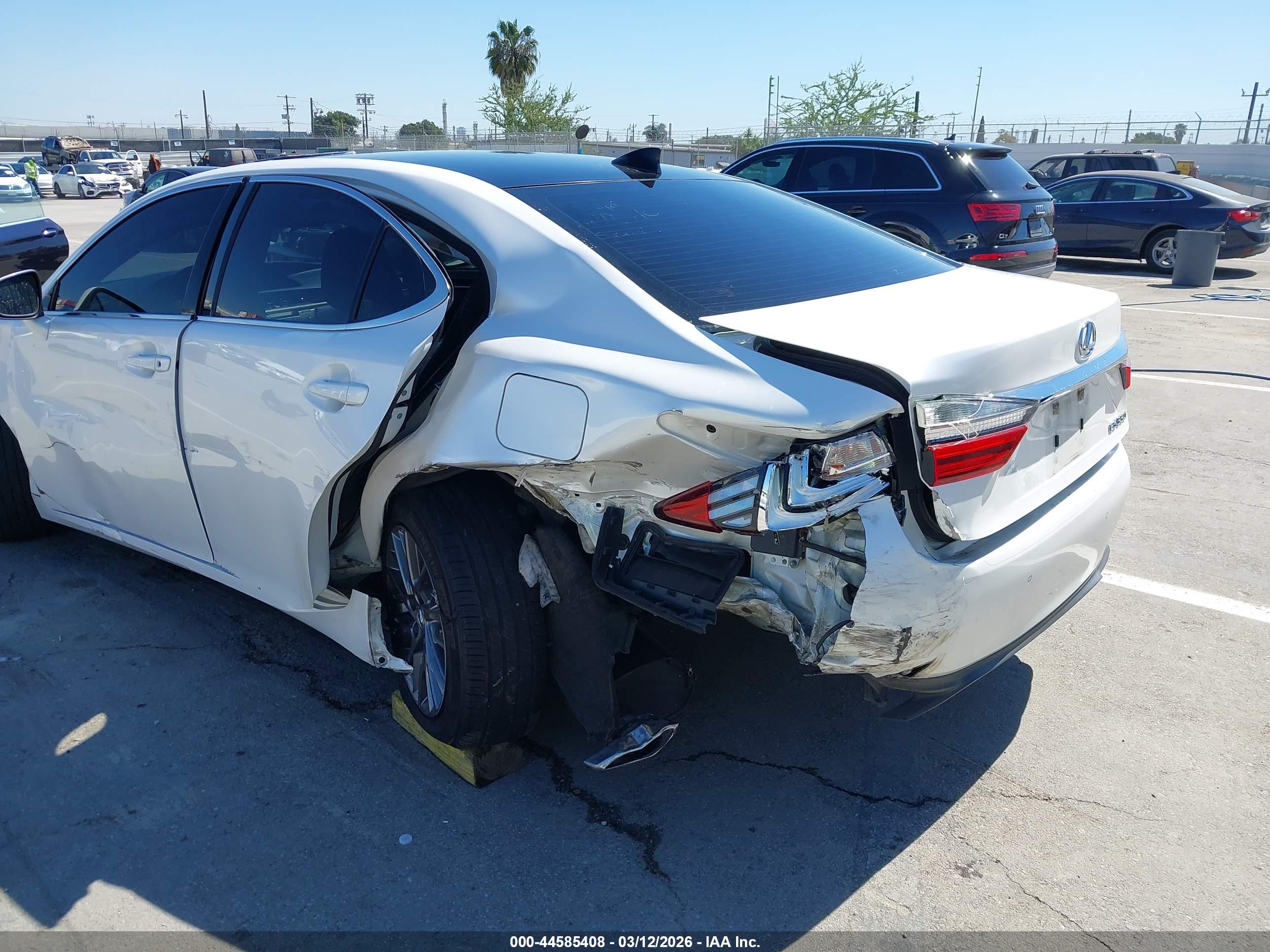 LEXUS ES image 6