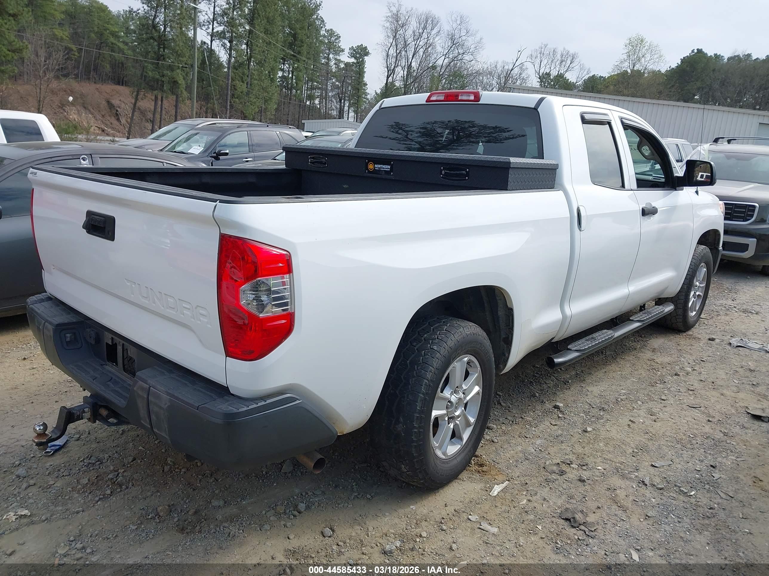 TOYOTA TUNDRA image 4