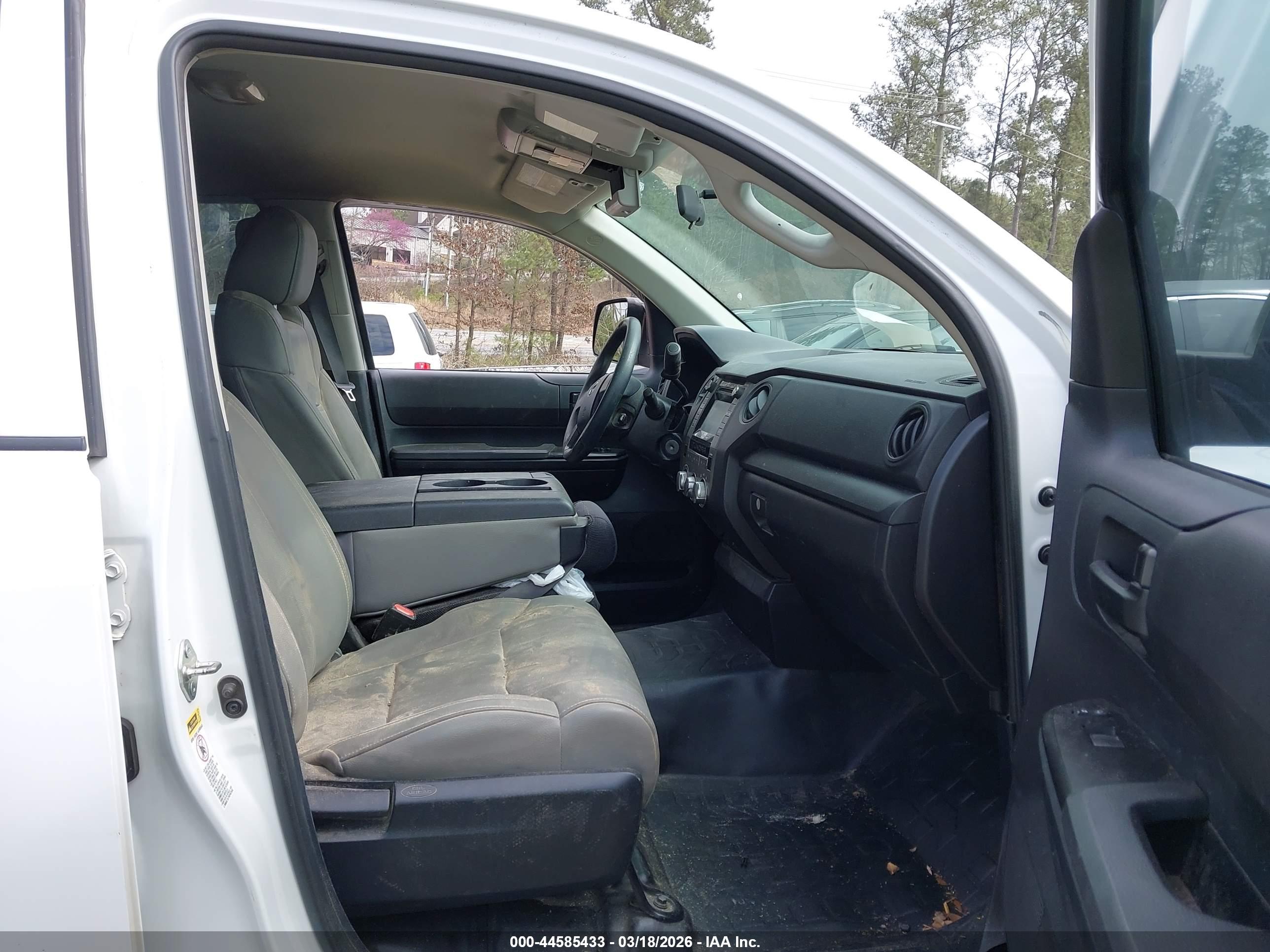 TOYOTA TUNDRA image 5