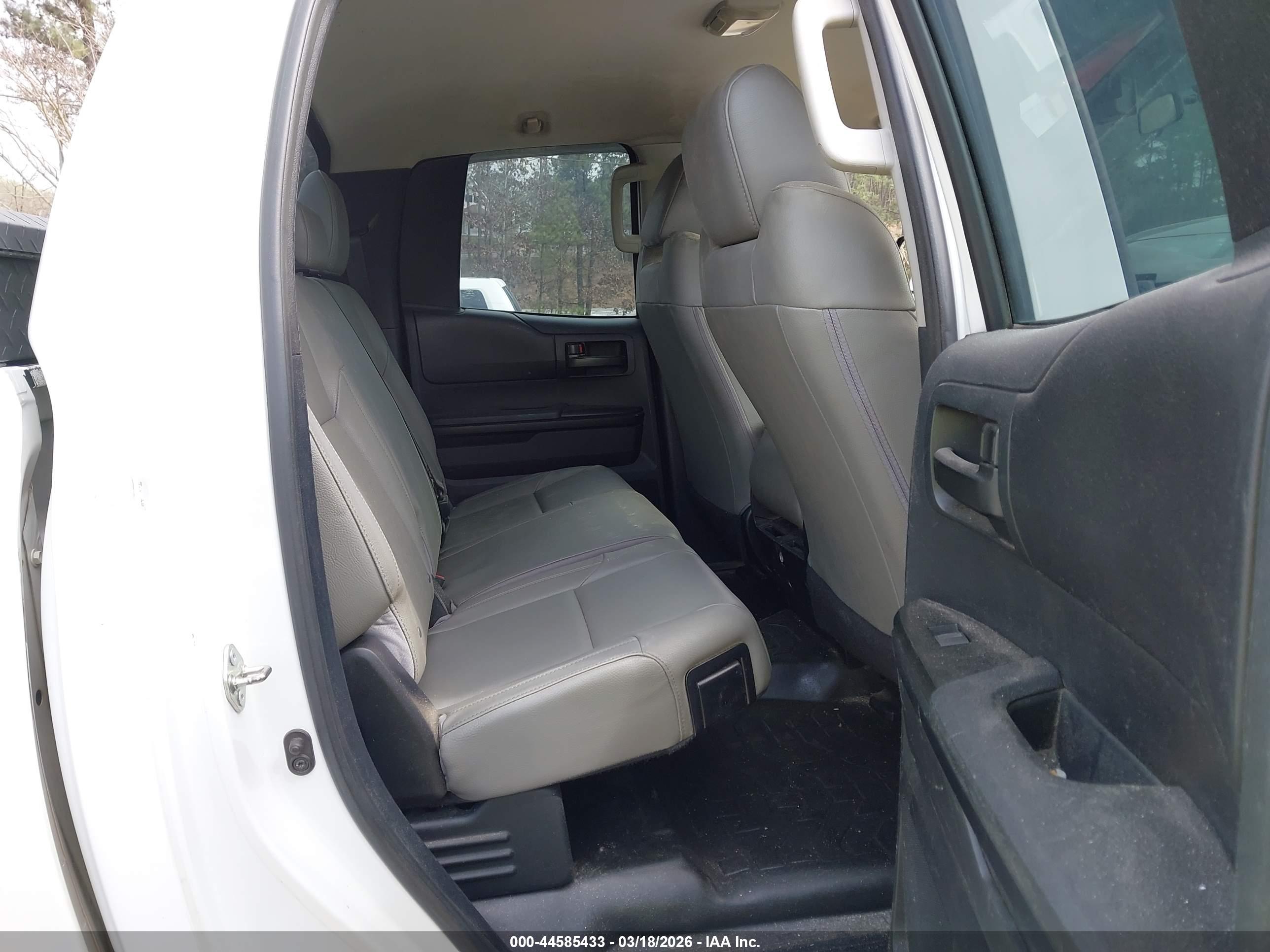 TOYOTA TUNDRA image 8