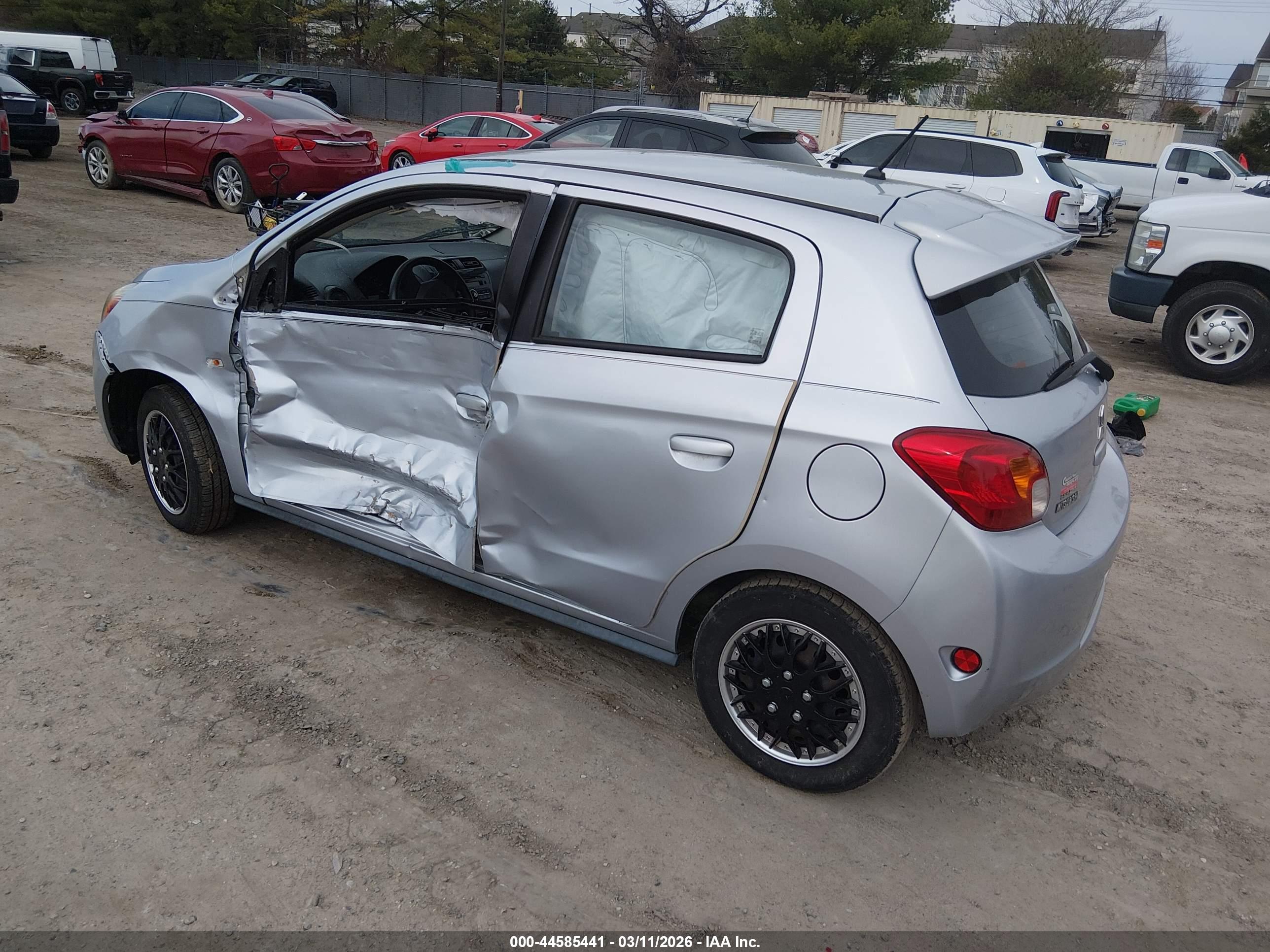MITSUBISHI MIRAGE image 3