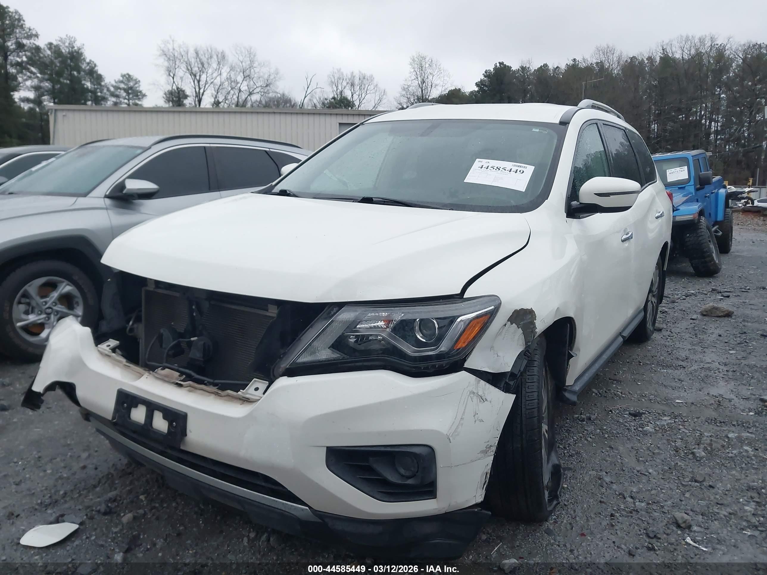 NISSAN PATHFINDER image 2
