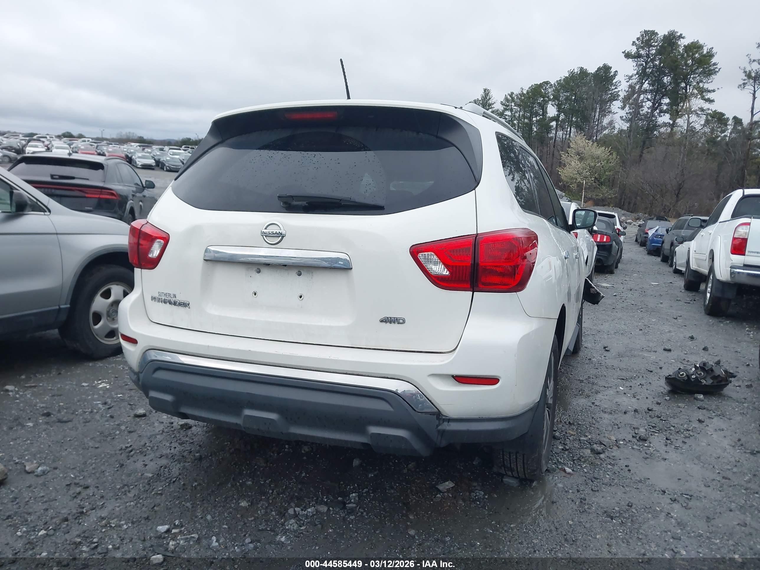 NISSAN PATHFINDER image 4