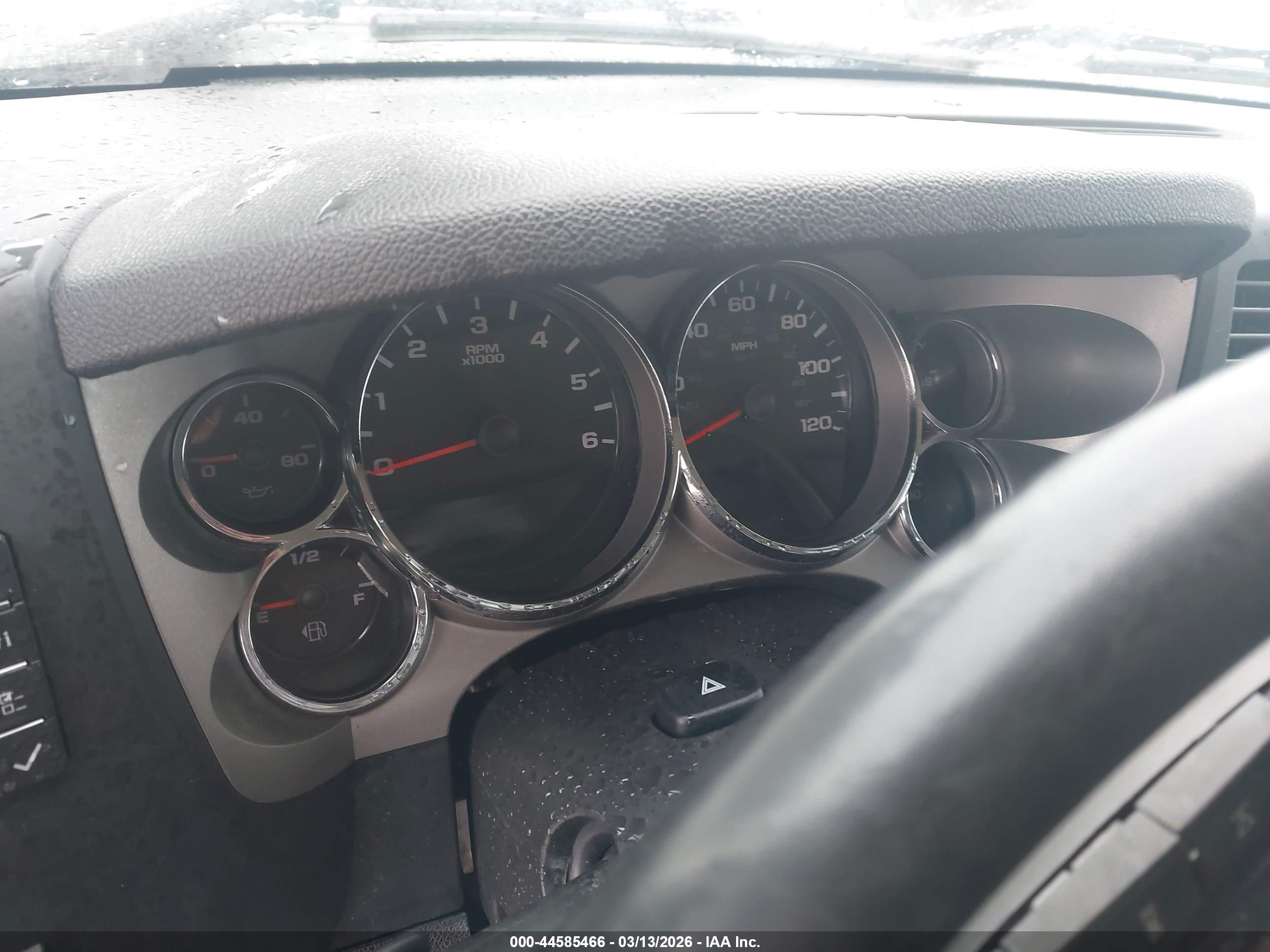 CHEVROLET SILVERADO image 7