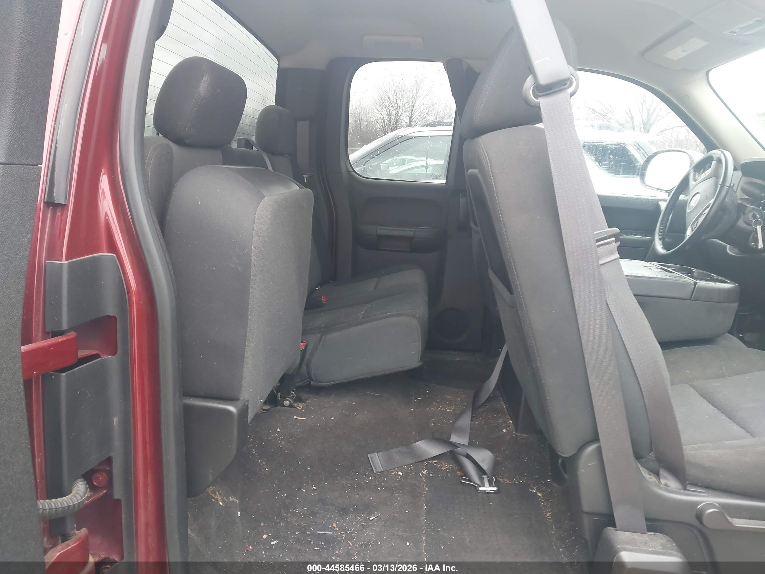 CHEVROLET SILVERADO image 8