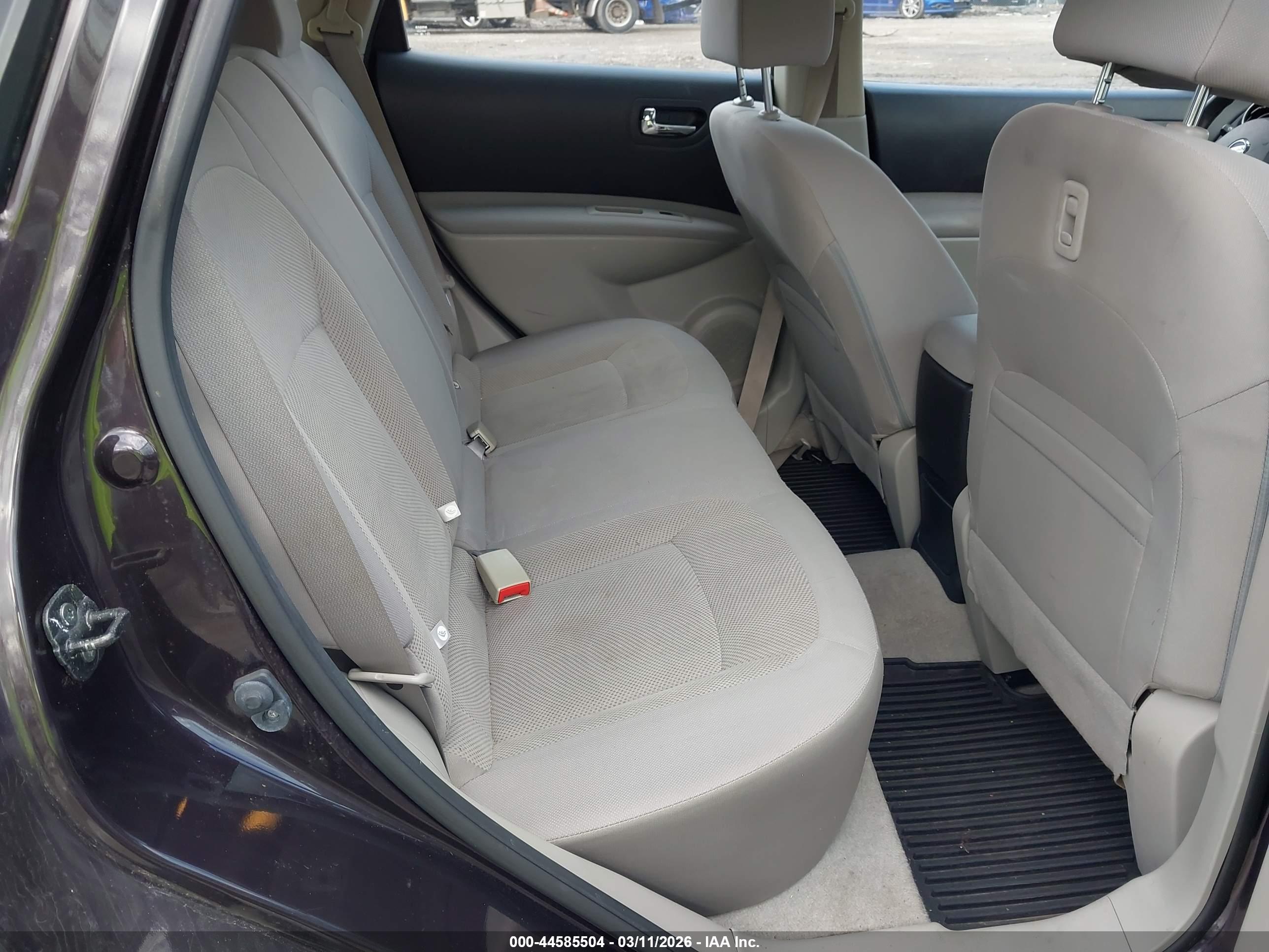 NISSAN ROGUE image 8
