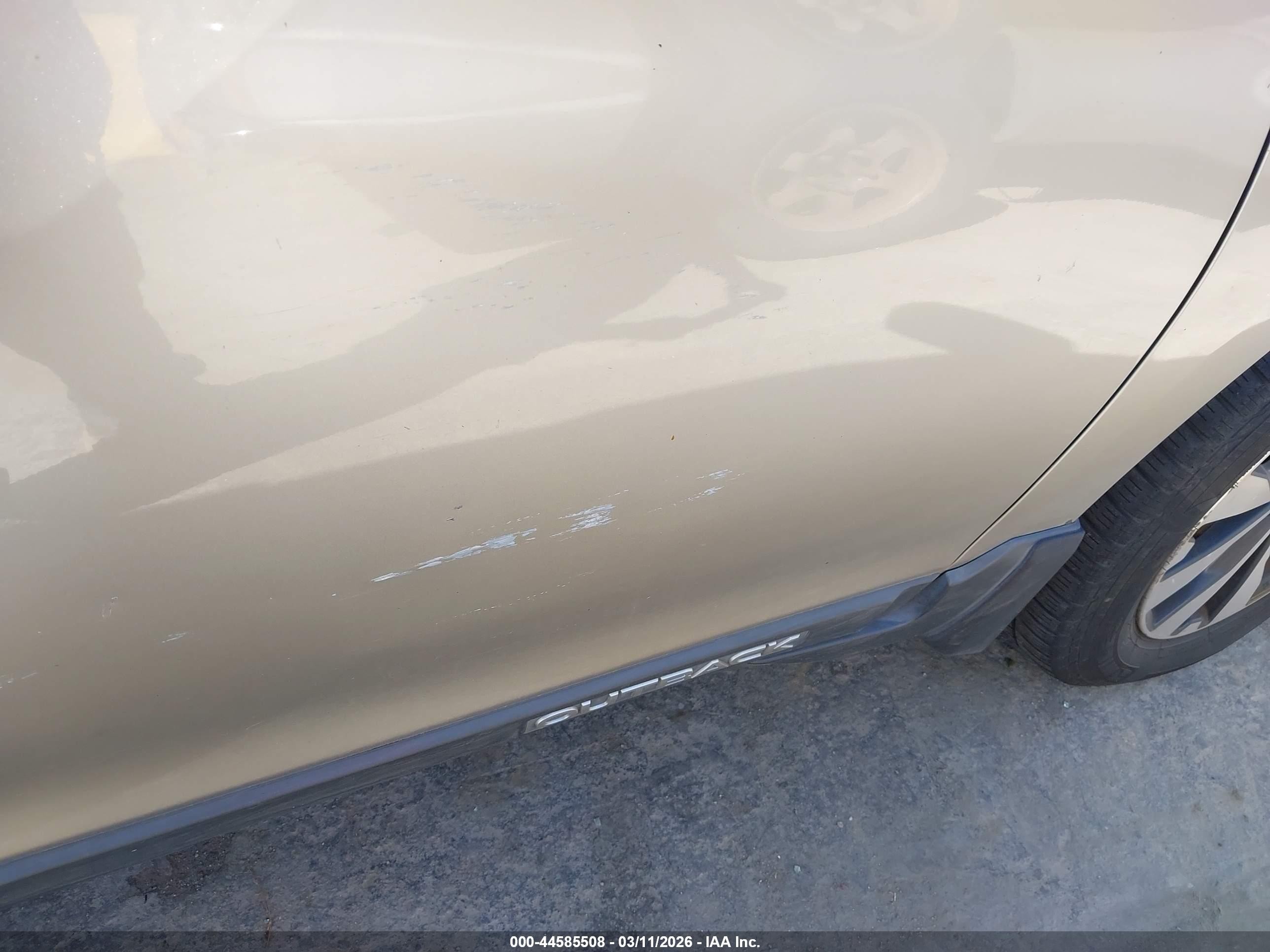 SUBARU OUTBACK image 6