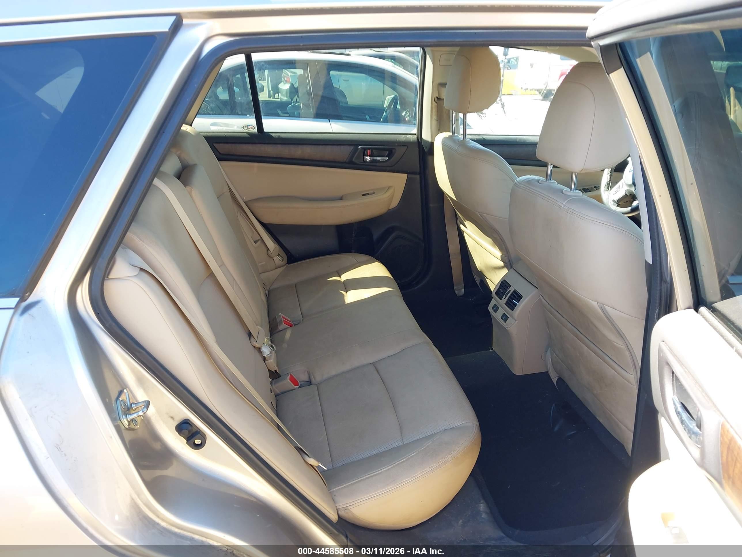 SUBARU OUTBACK image 8