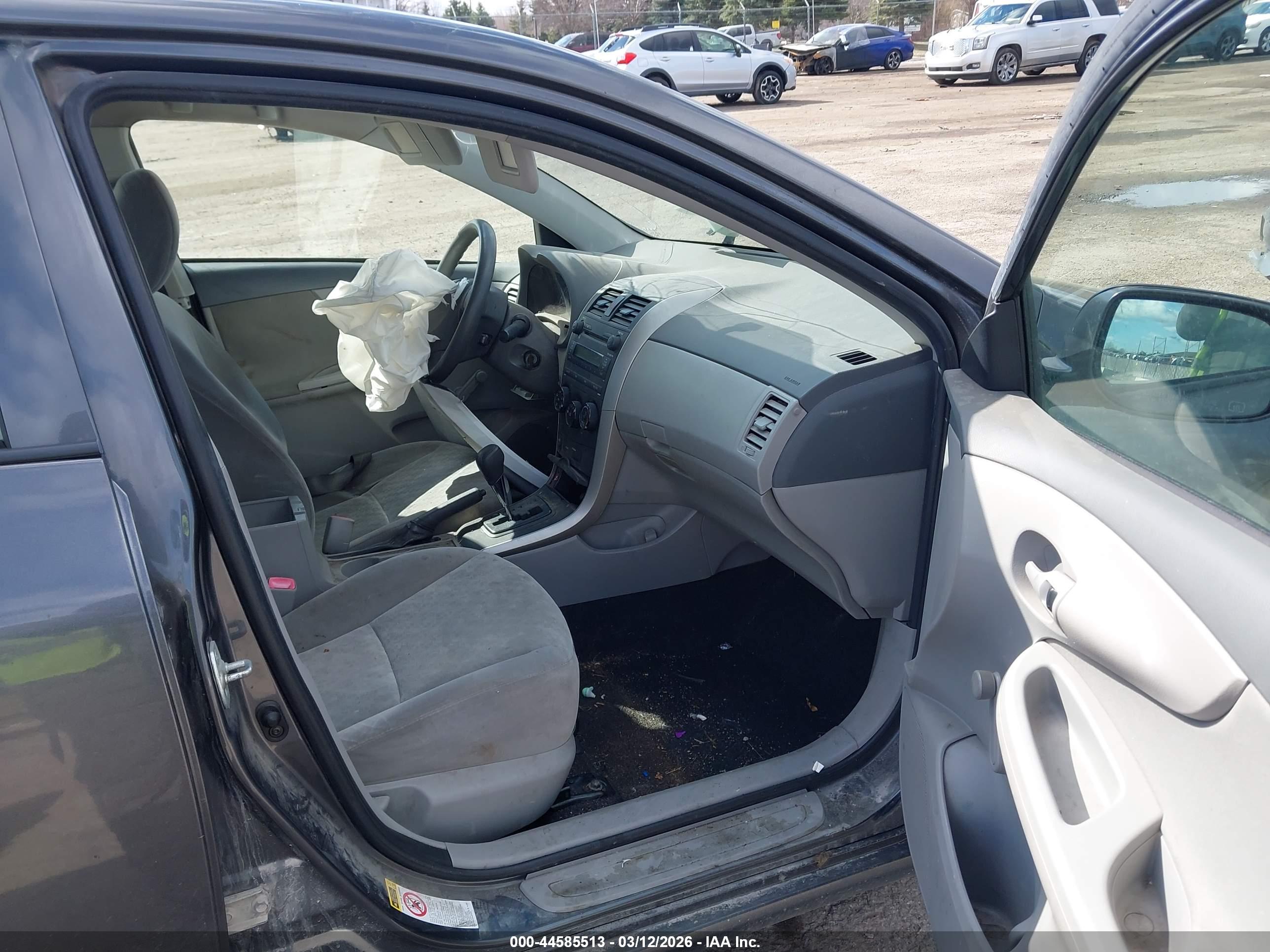 TOYOTA COROLLA image 5