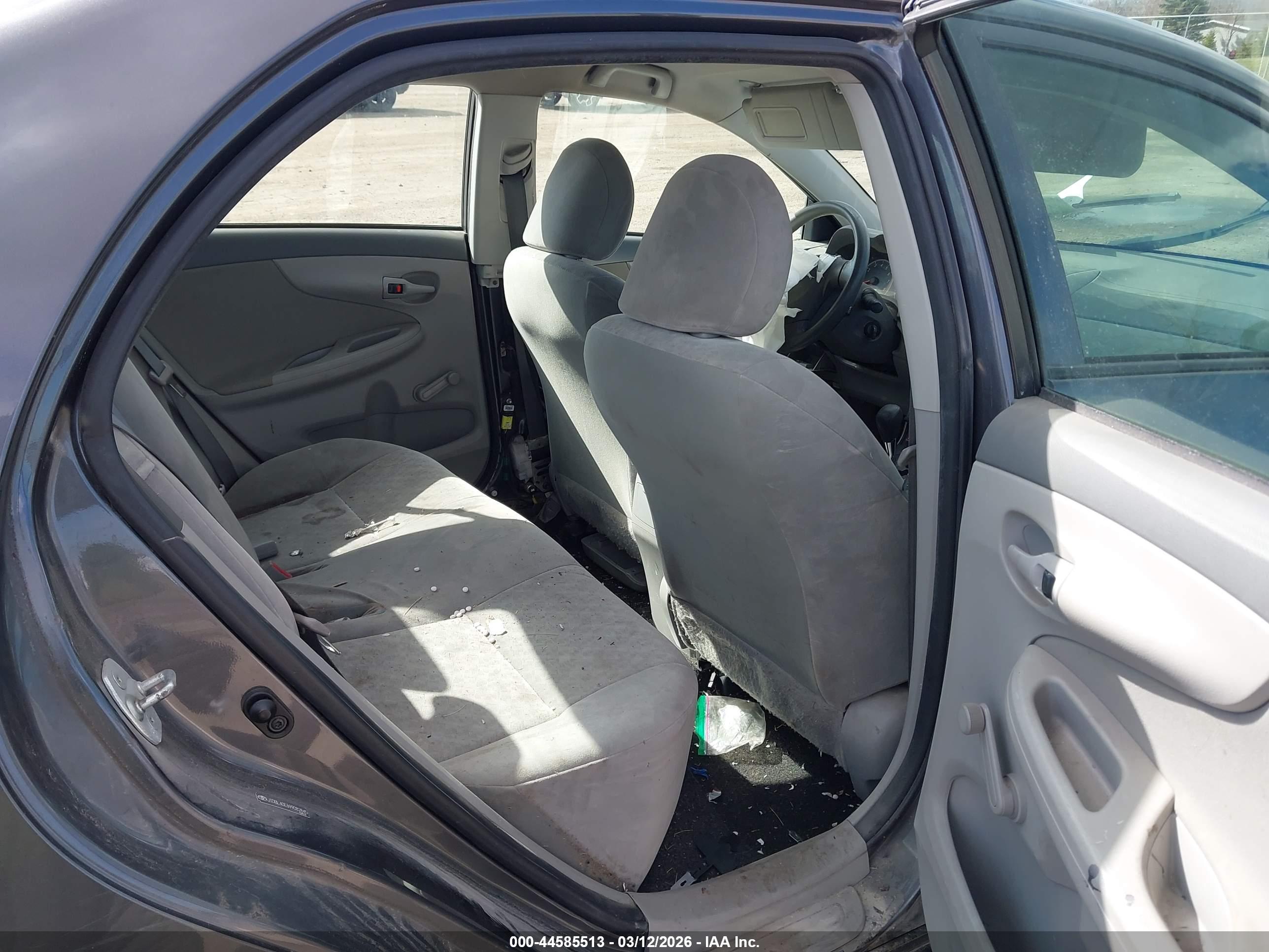 TOYOTA COROLLA image 8