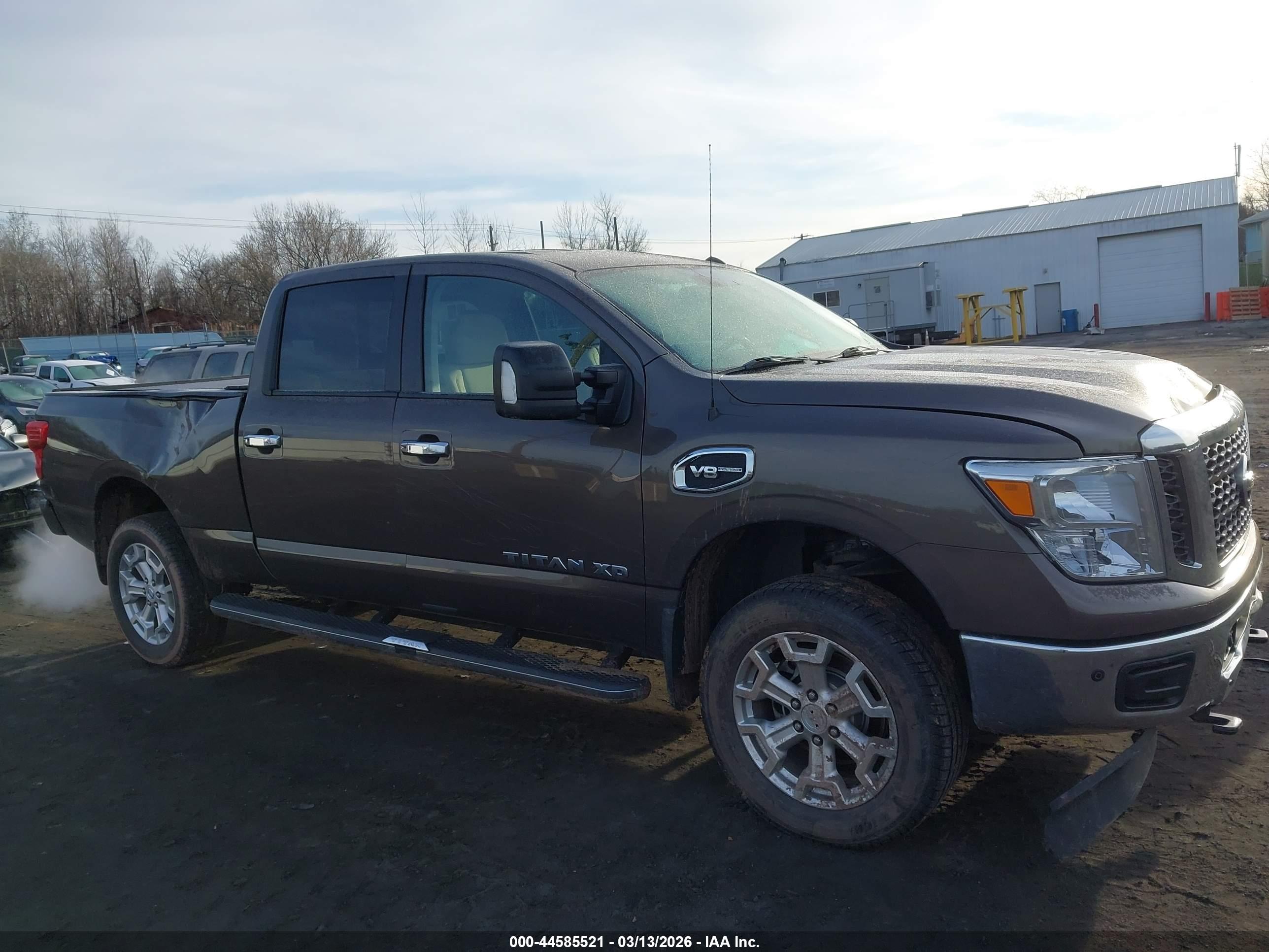 NISSAN TITAN image 6
