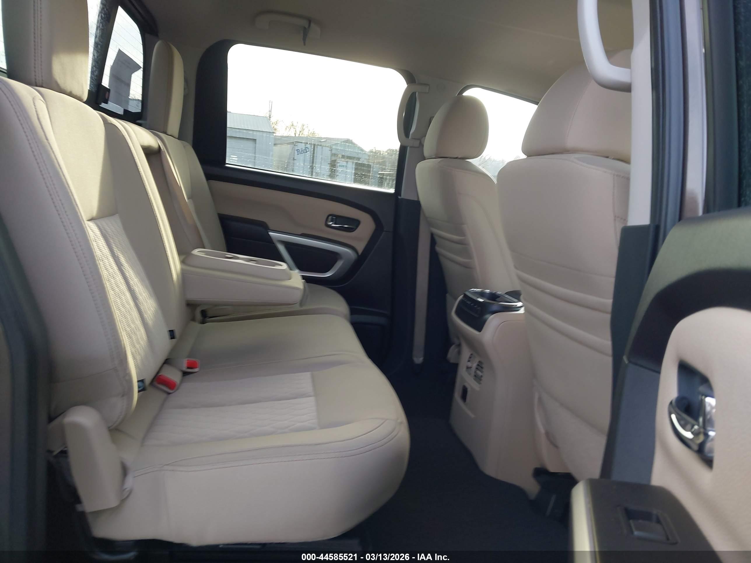 NISSAN TITAN image 8