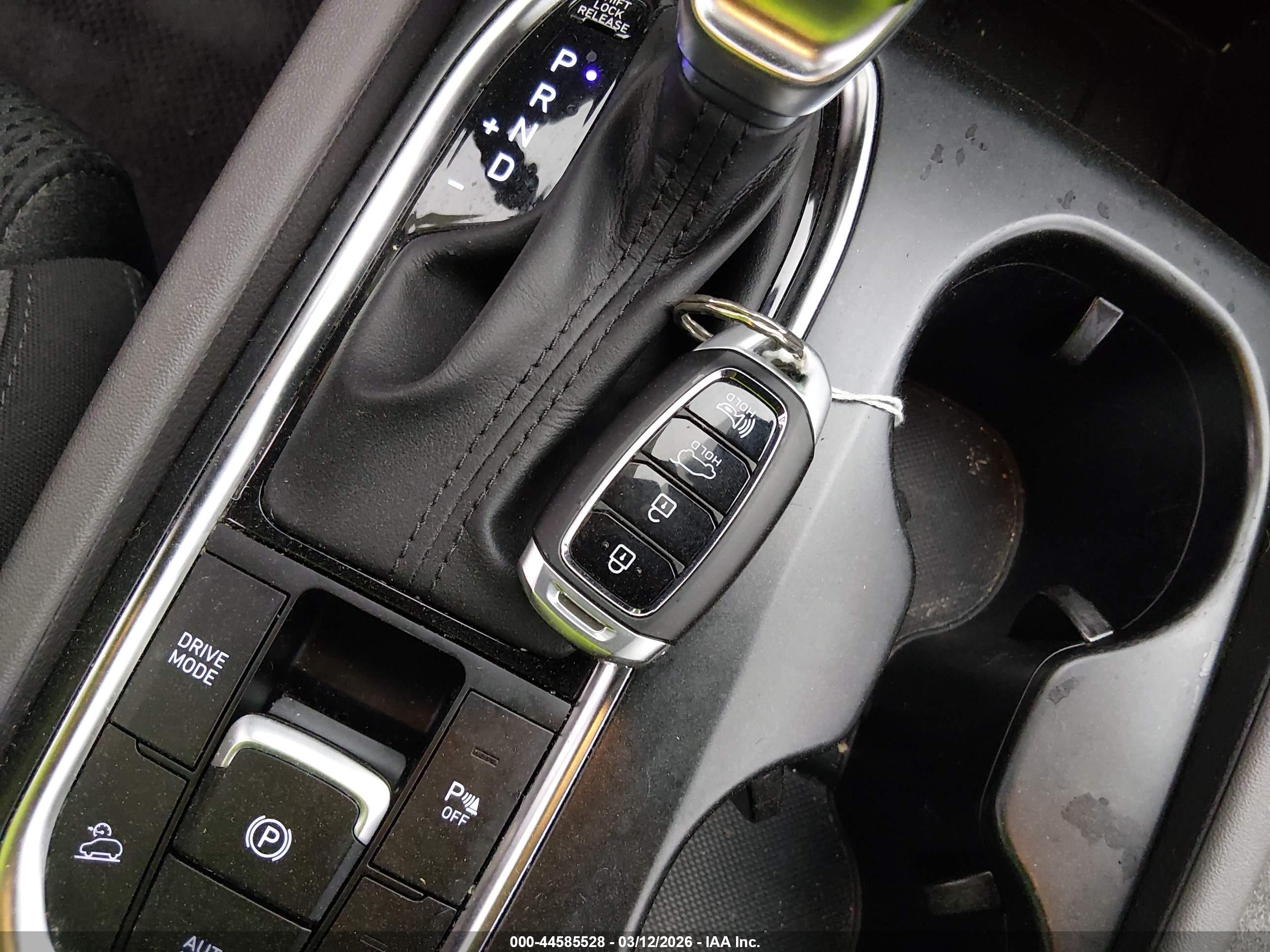 HYUNDAI SANTA image 11