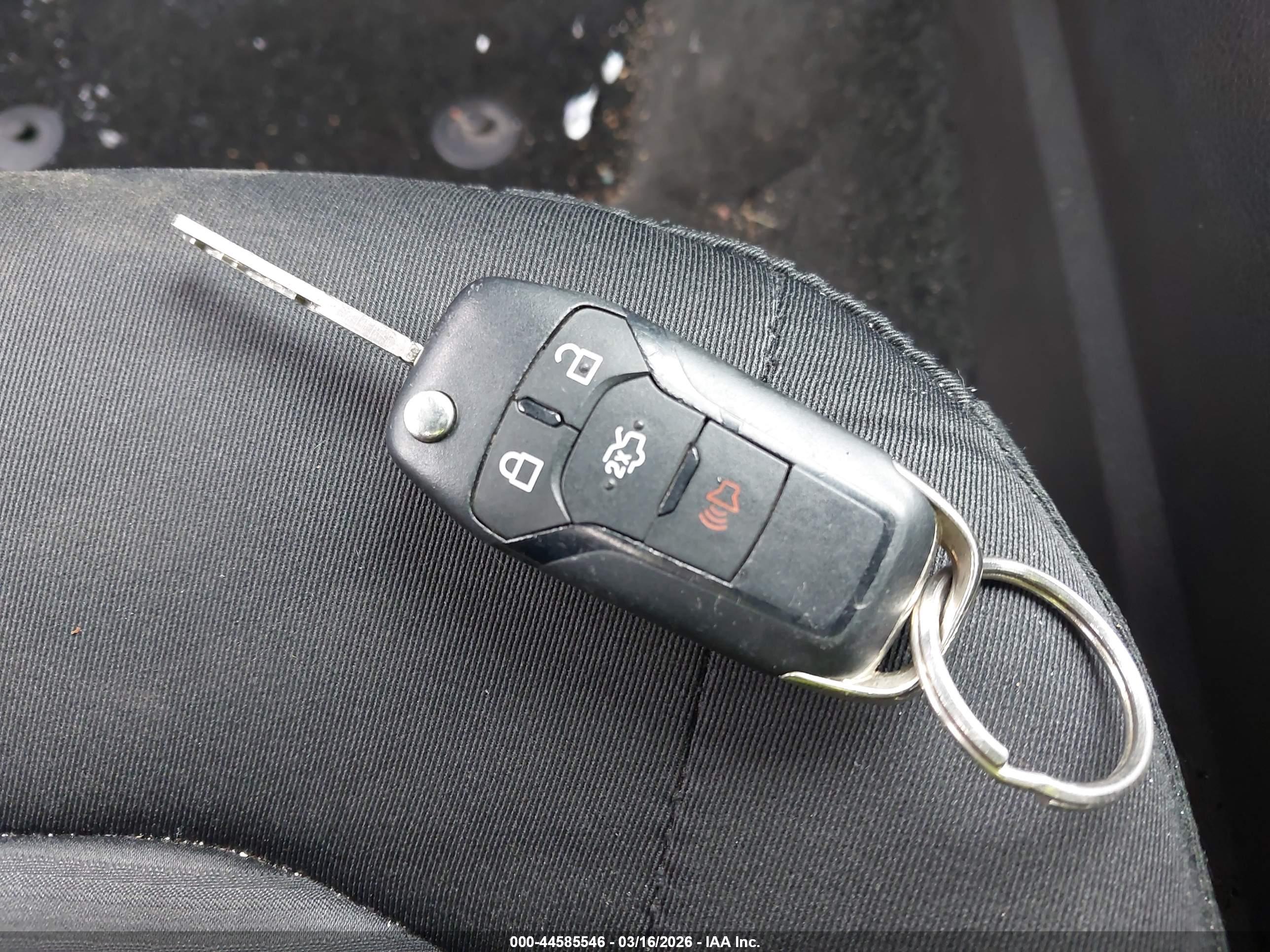 FORD FUSION image 11