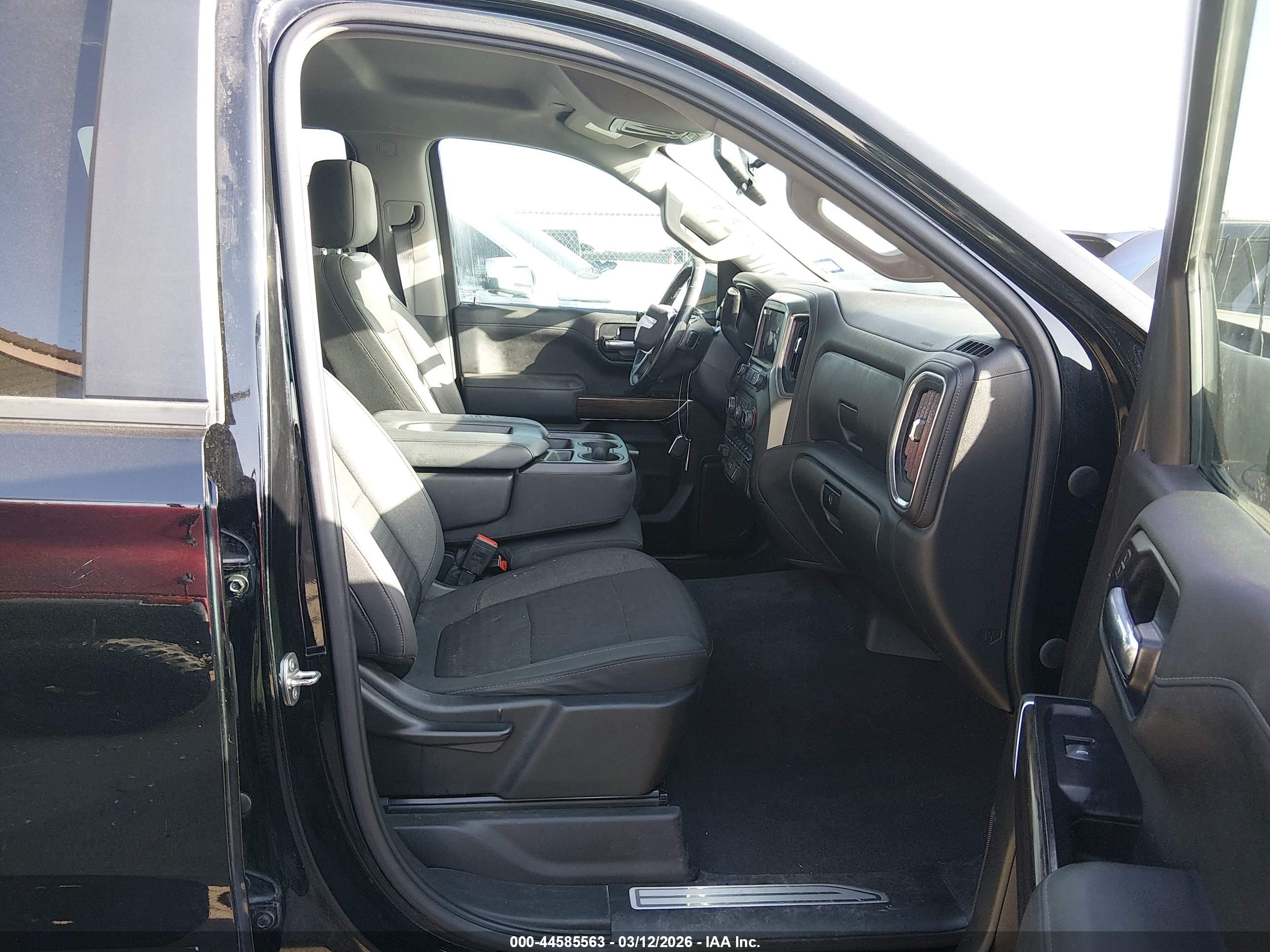CHEVROLET SILVERADO image 5