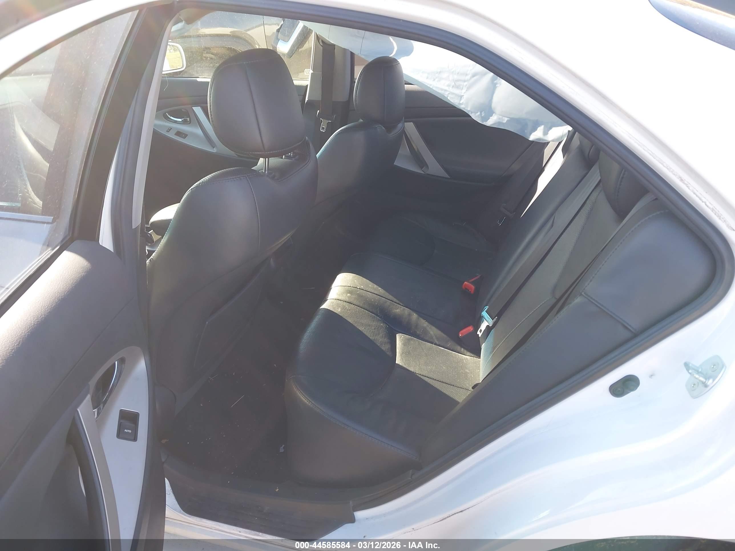 TOYOTA CAMRY image 8
