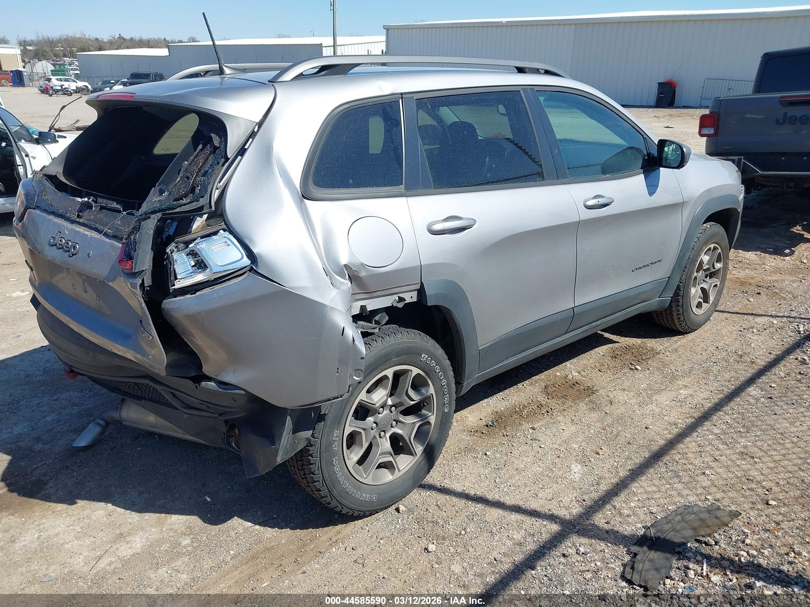 JEEP CHEROKEE image 4