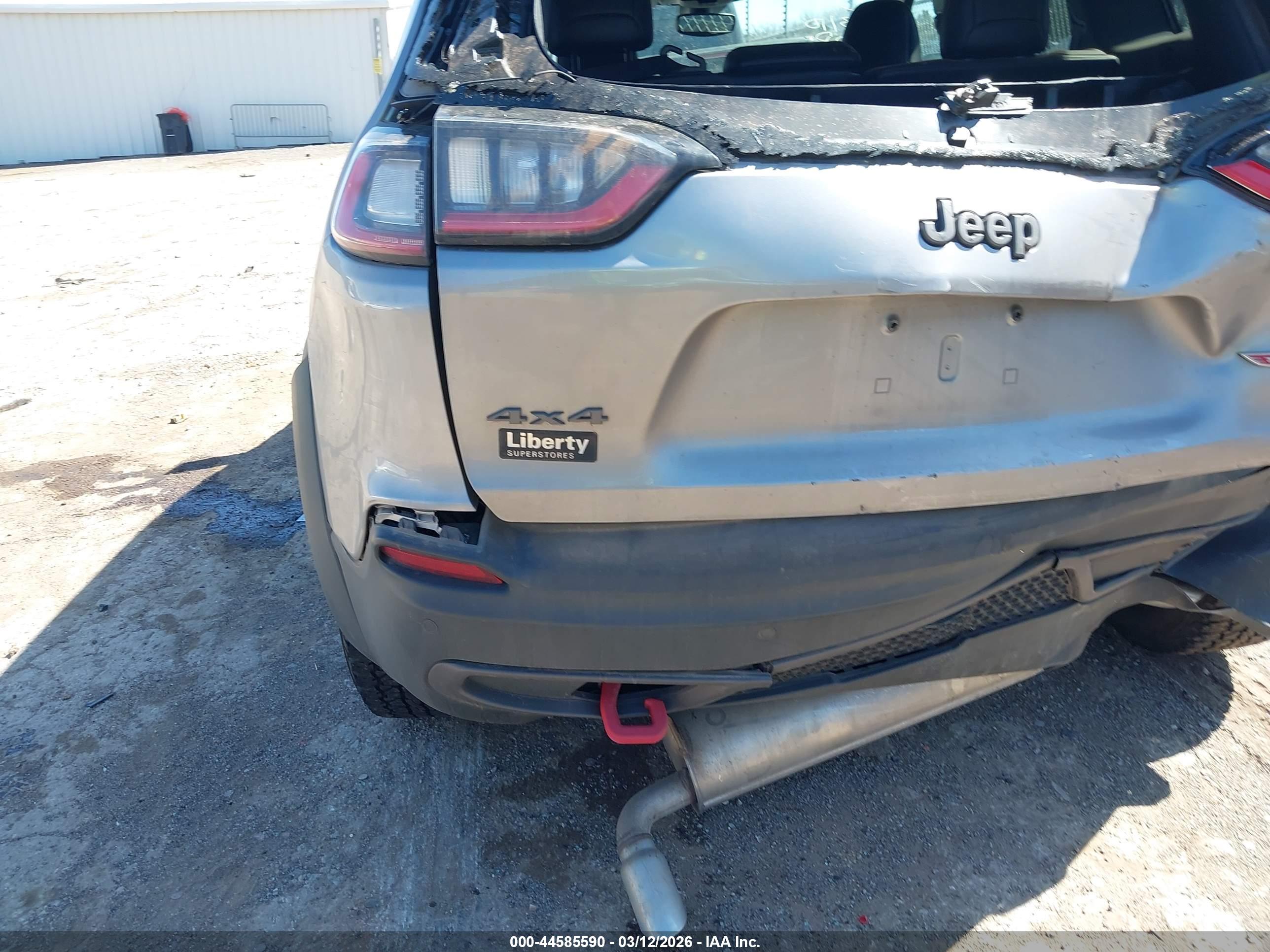 JEEP CHEROKEE image 6