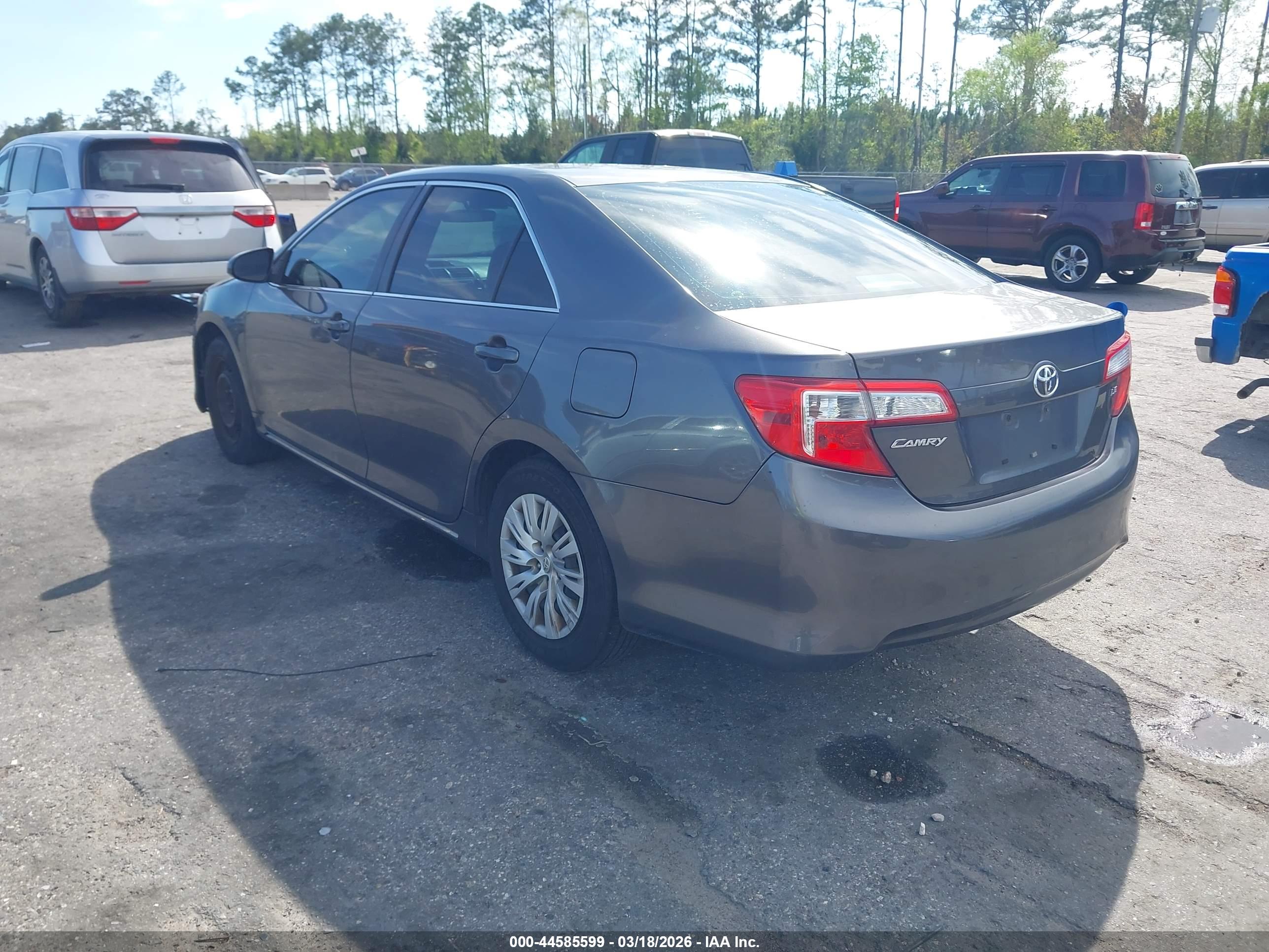 TOYOTA CAMRY image 3