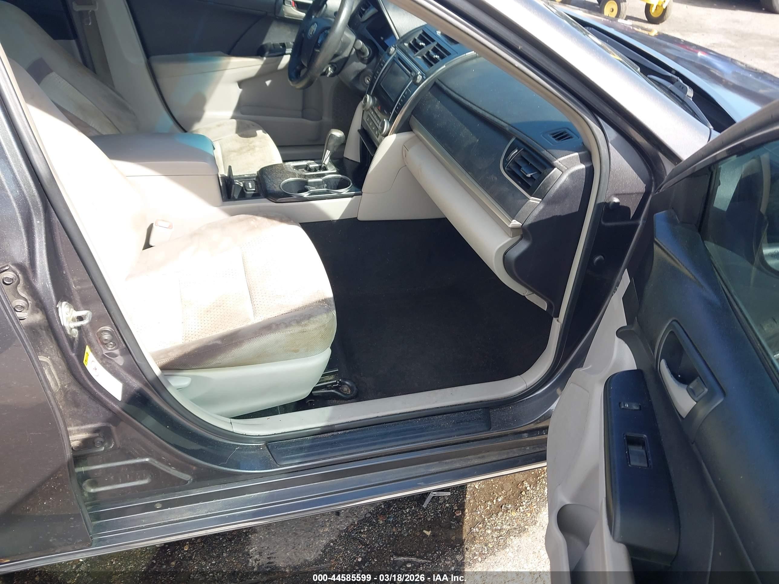 TOYOTA CAMRY image 5