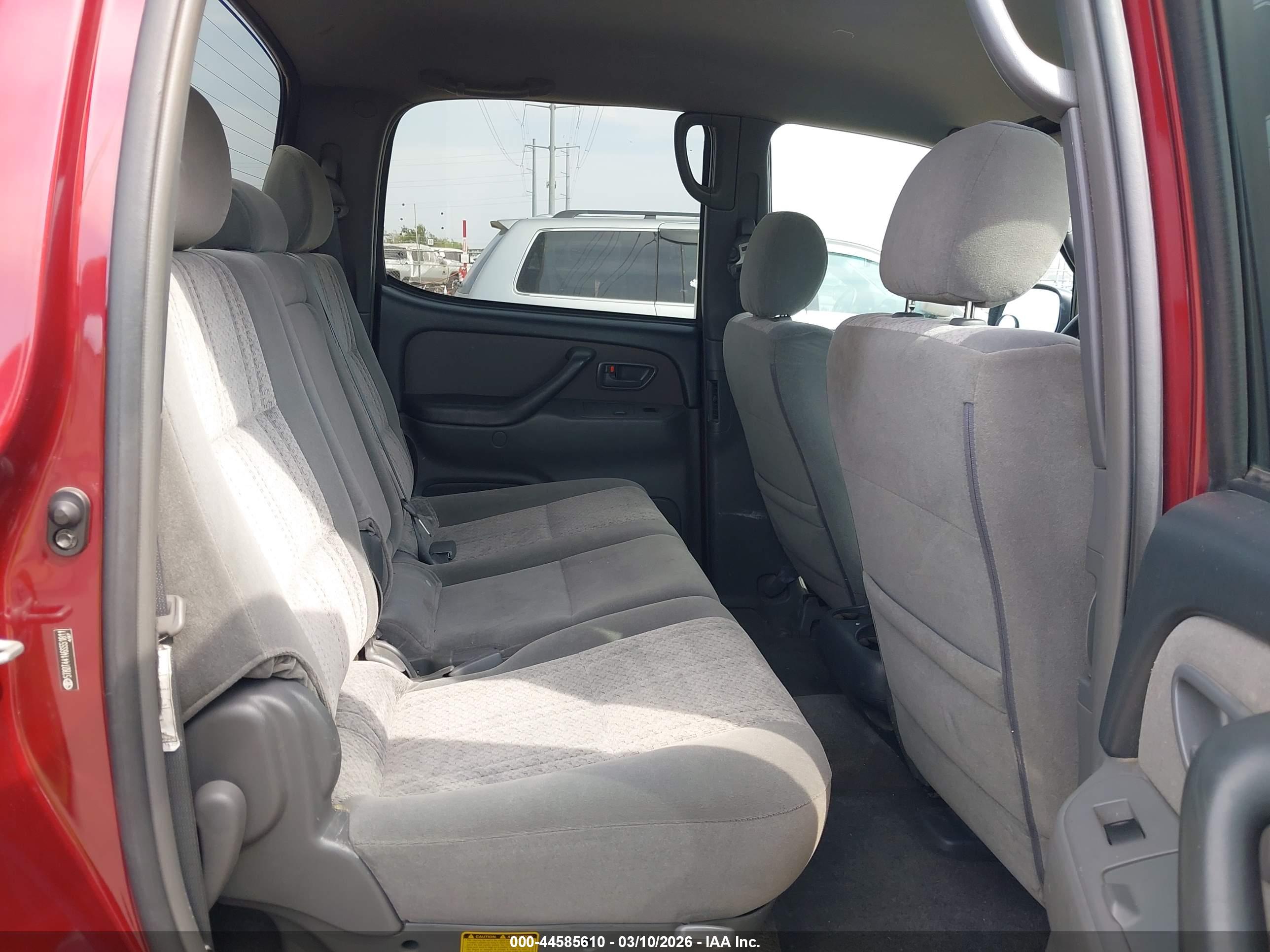 TOYOTA TUNDRA image 8