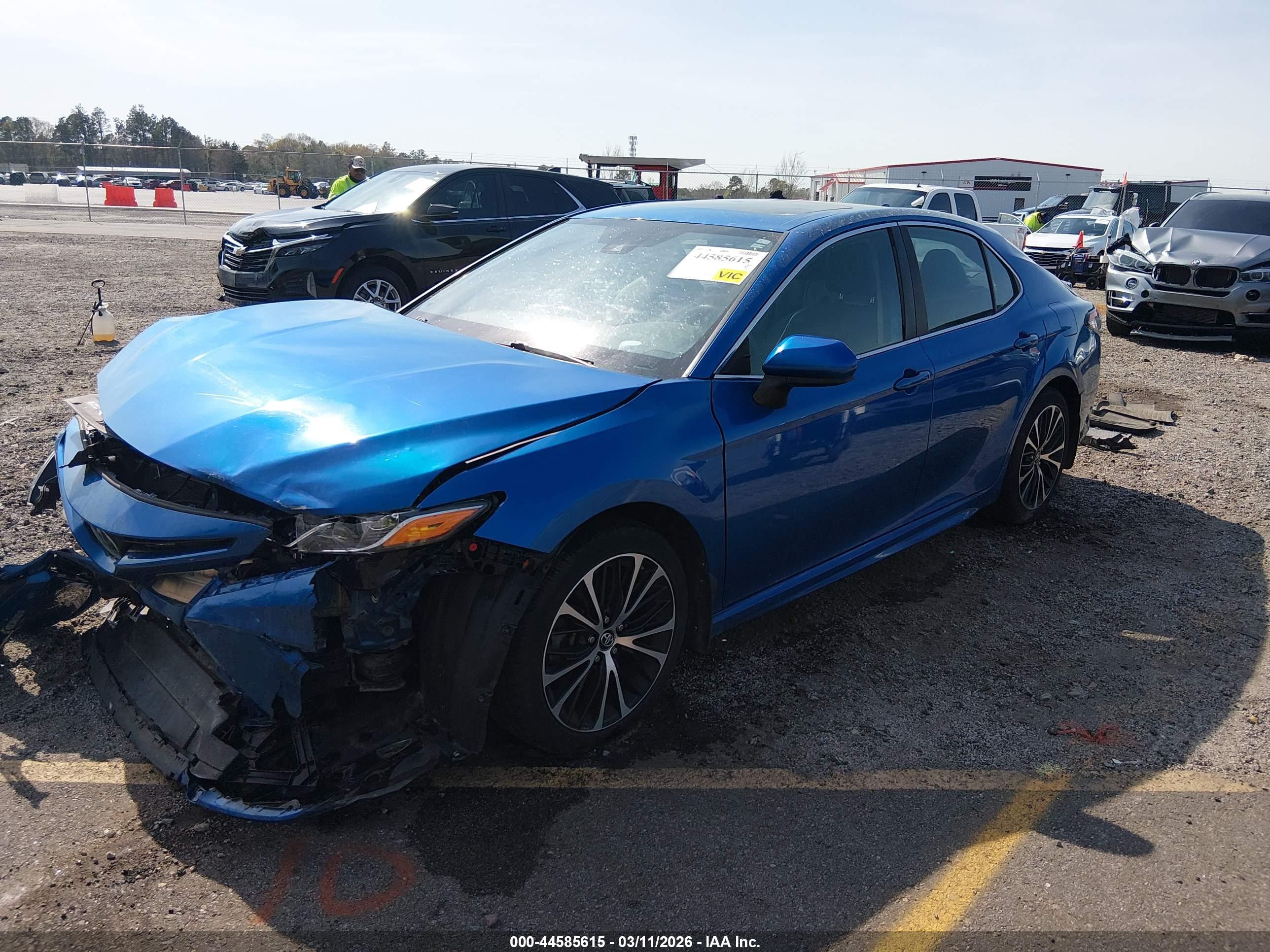 TOYOTA CAMRY image 2