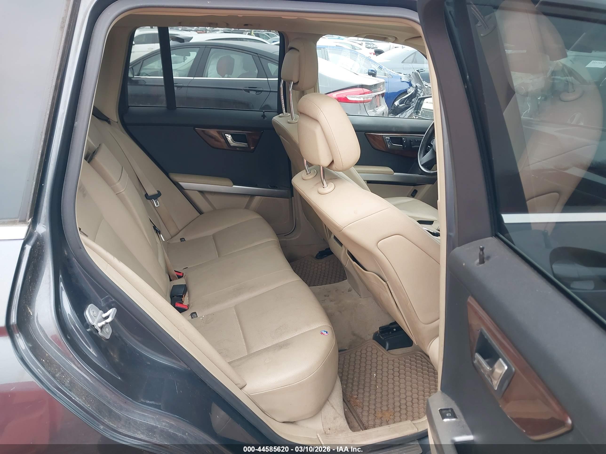 MERCEDES-BENZ GLK image 8